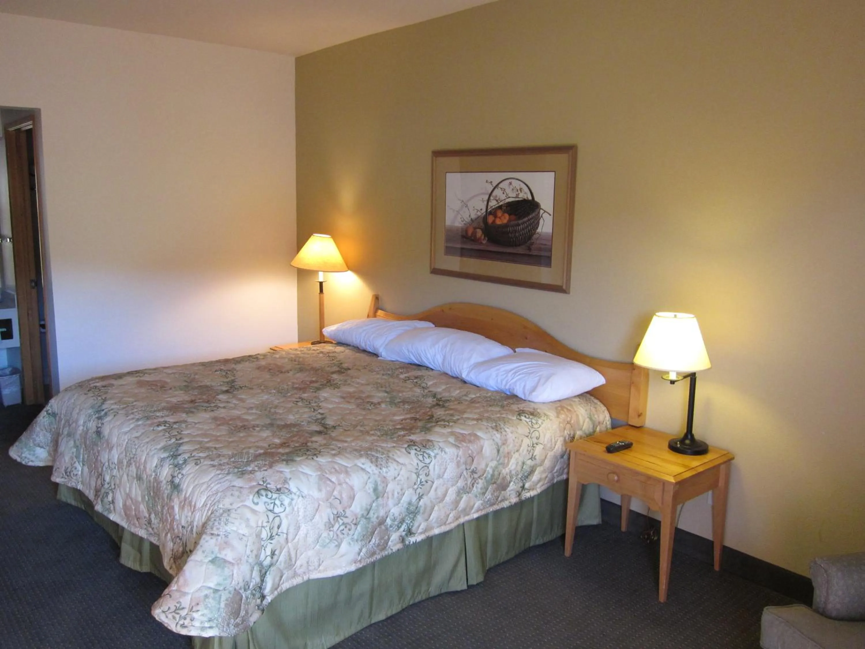 Photo of the whole room, Bed in Fidalgo Country Inn