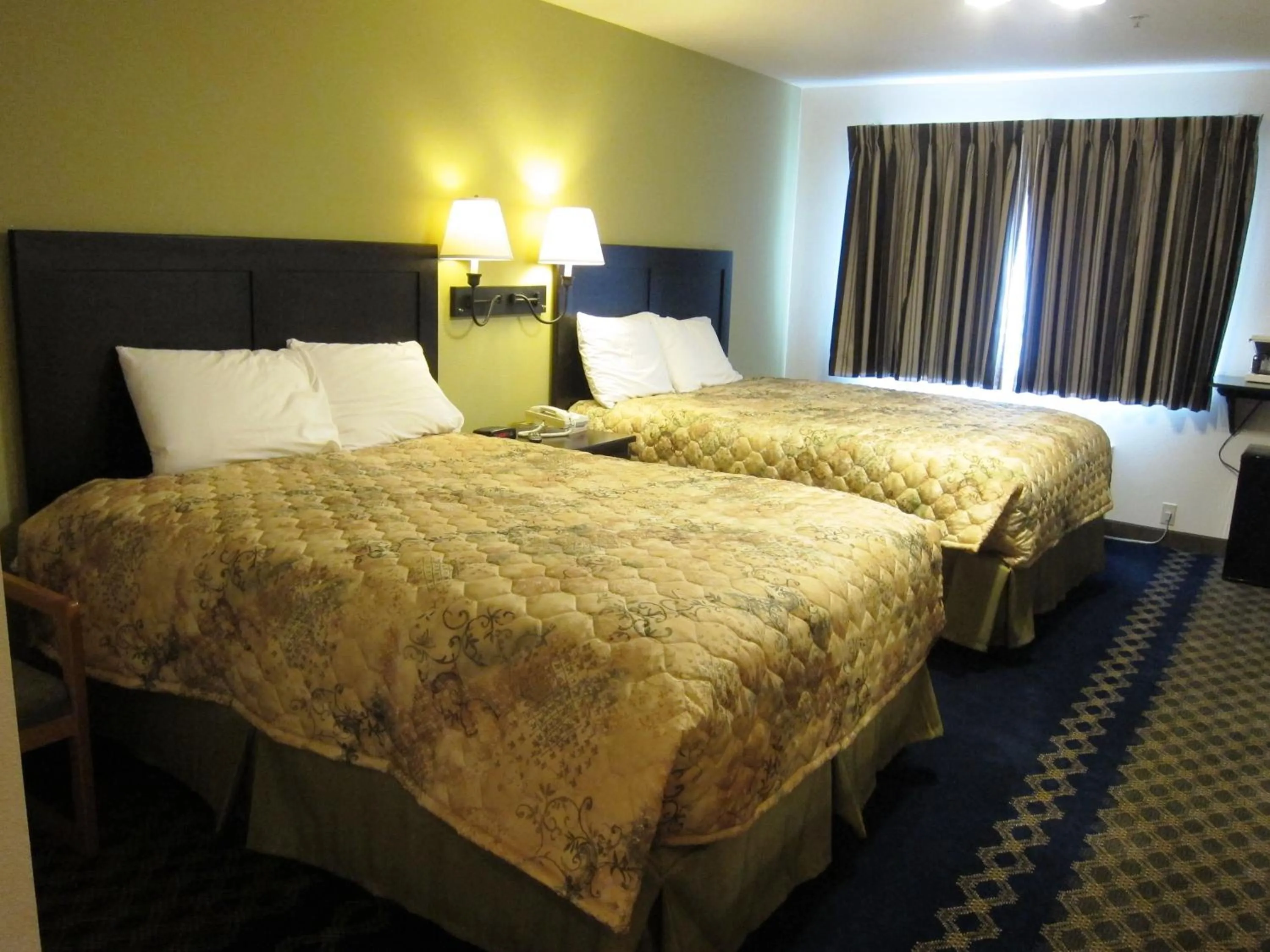 Bed in Fidalgo Country Inn
