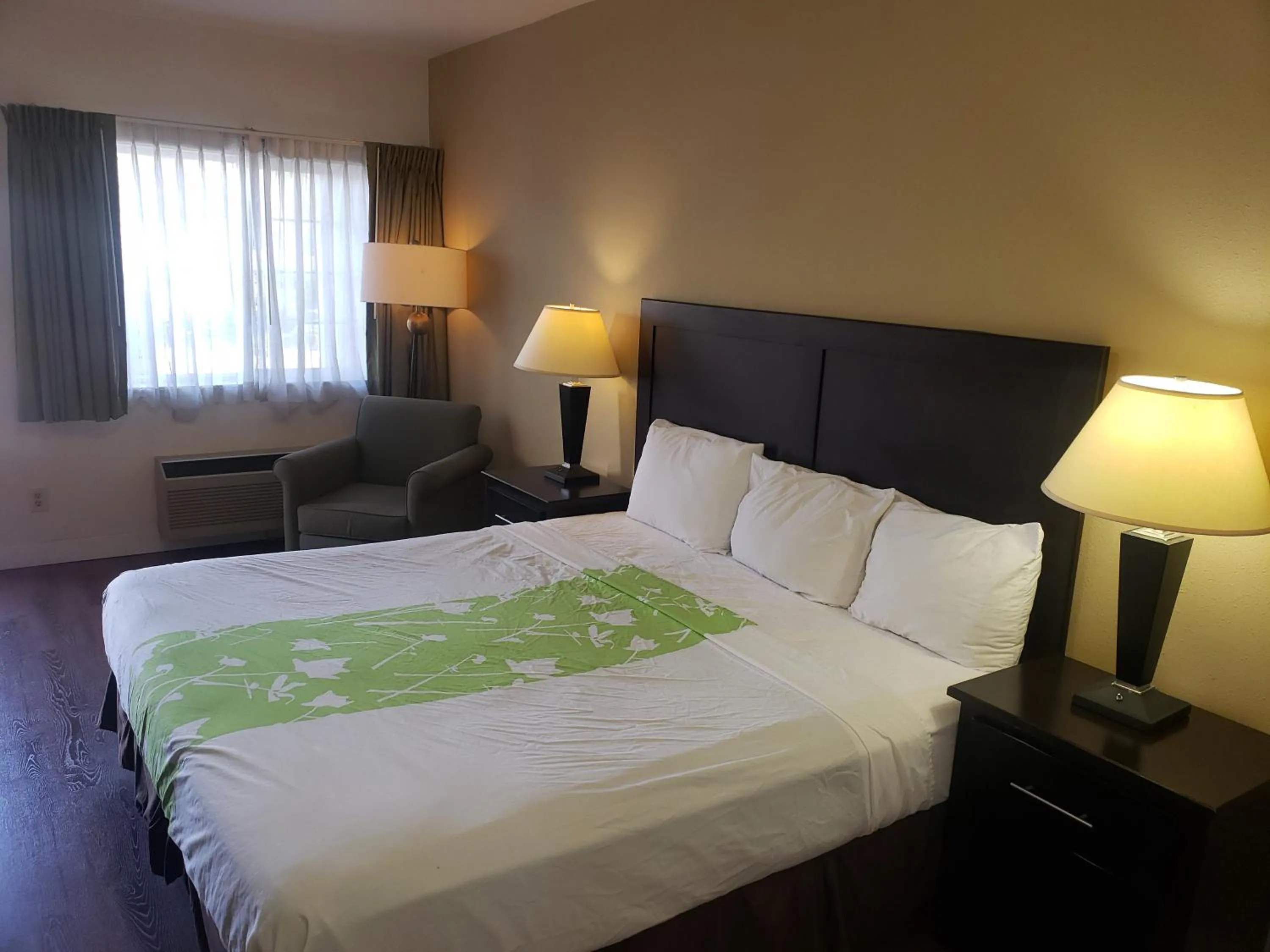 Bed in Fidalgo Country Inn