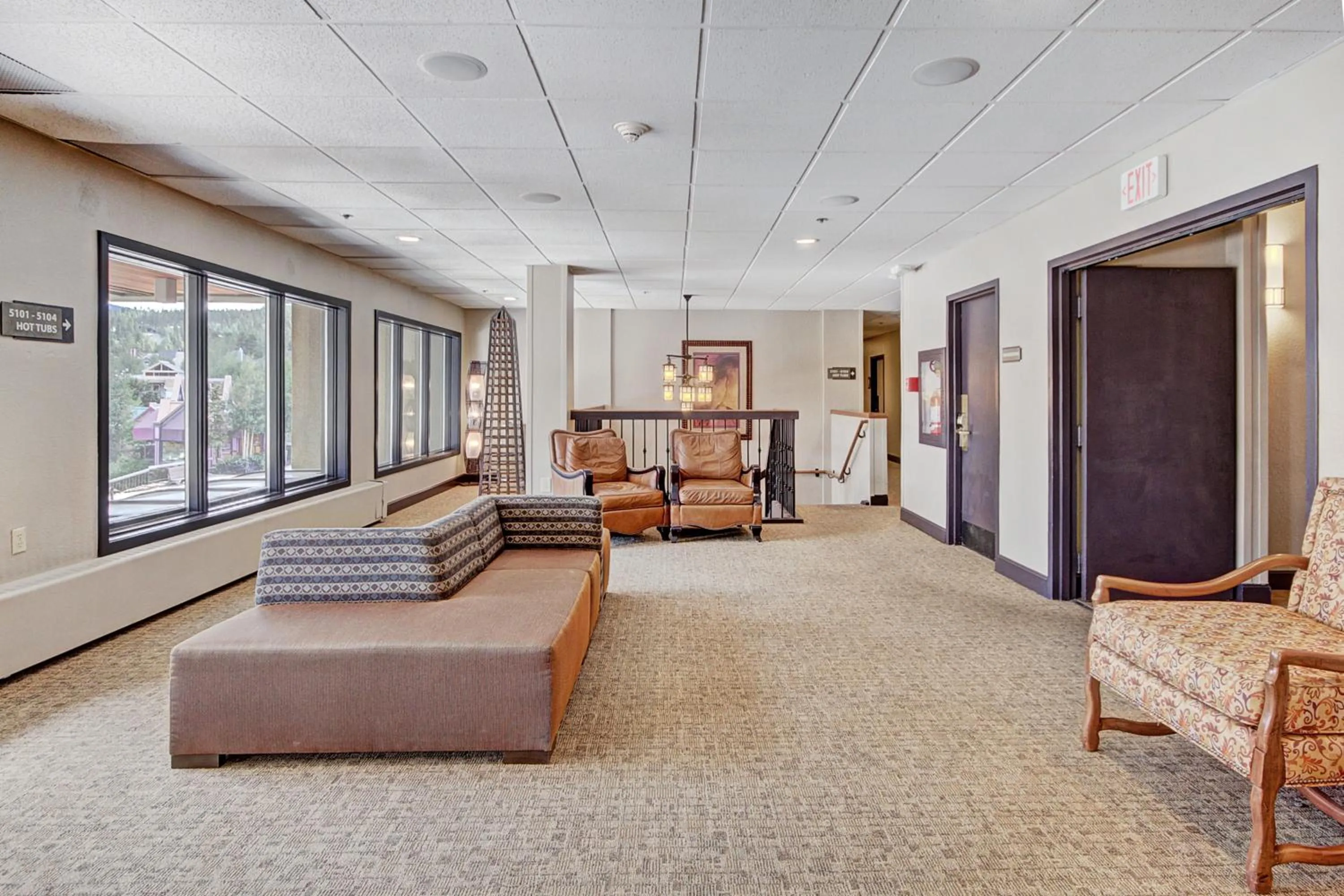 Communal lounge/ TV room in Village at Breckenridge, A Vail Resorts Property