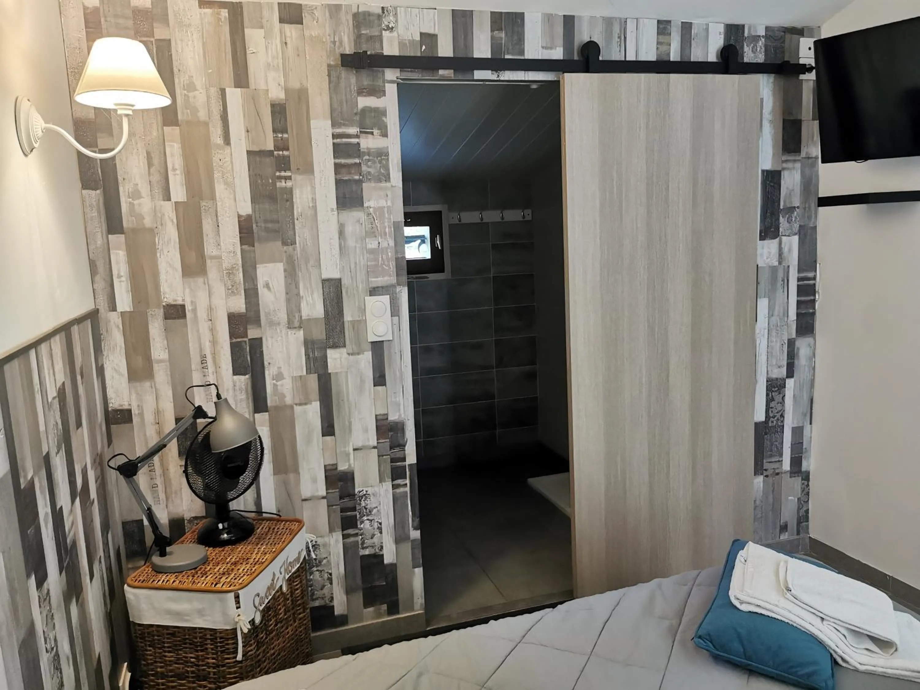 Bedroom, Bed in Les Tamaris