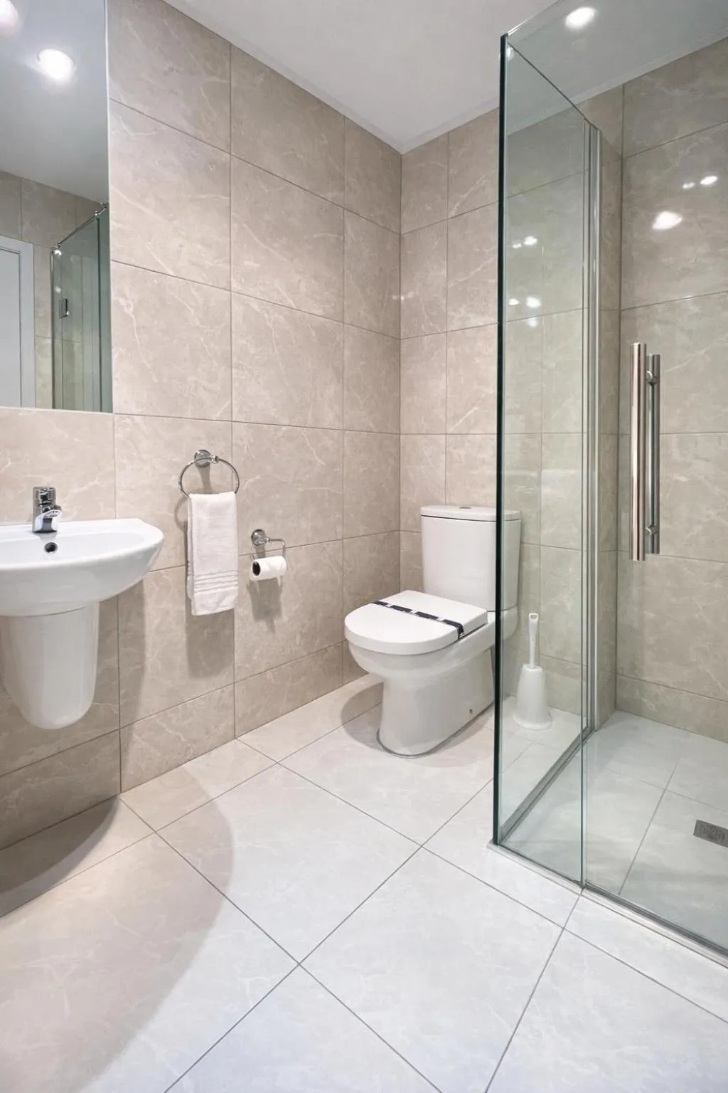 Shower in BKs Premier Motel Esplanade