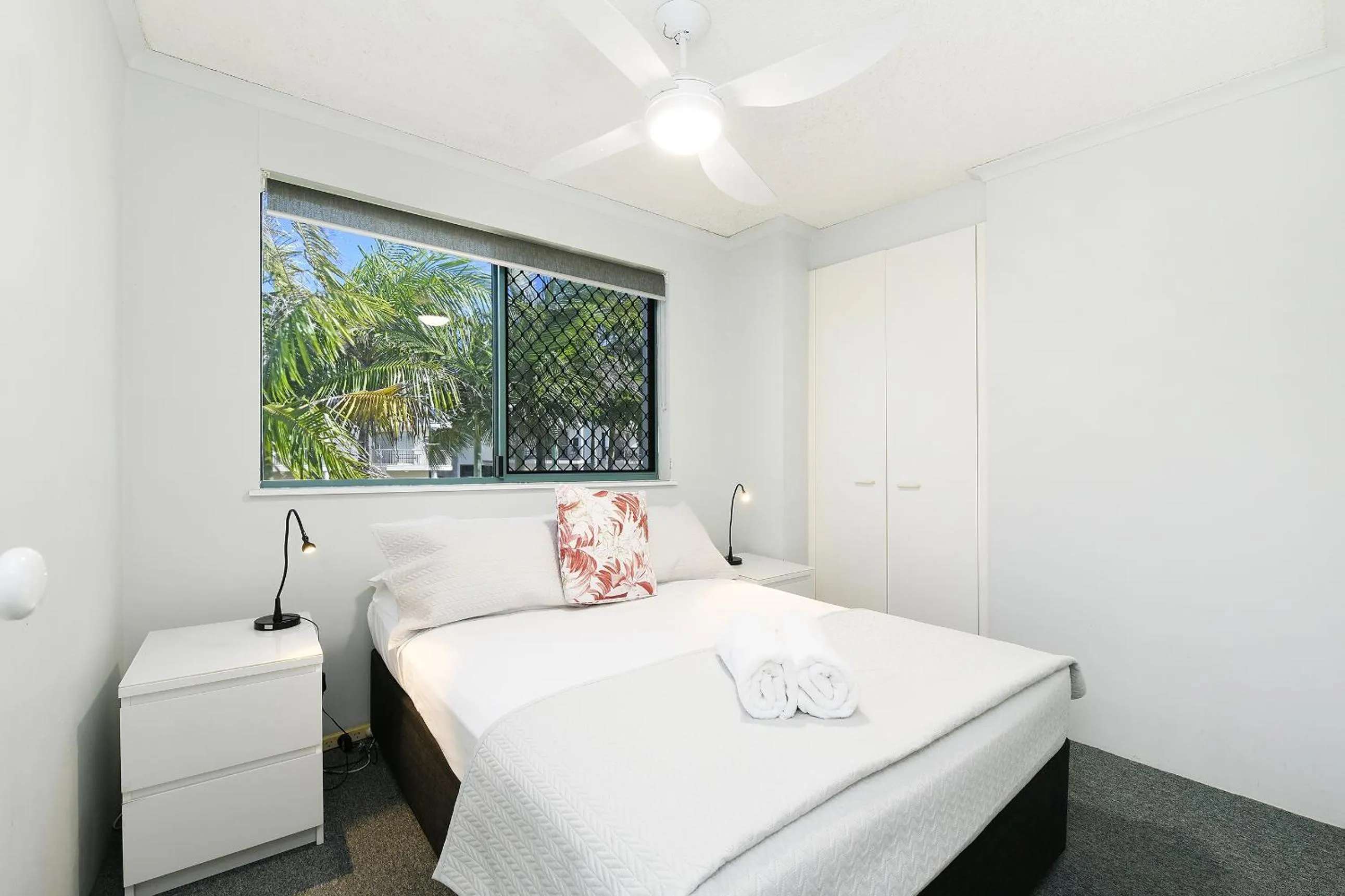 Lindomare Apartments