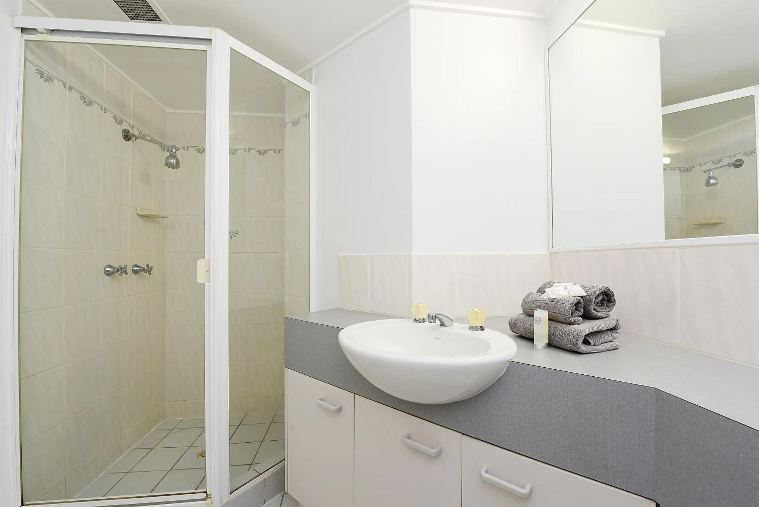 Lindomare Apartments