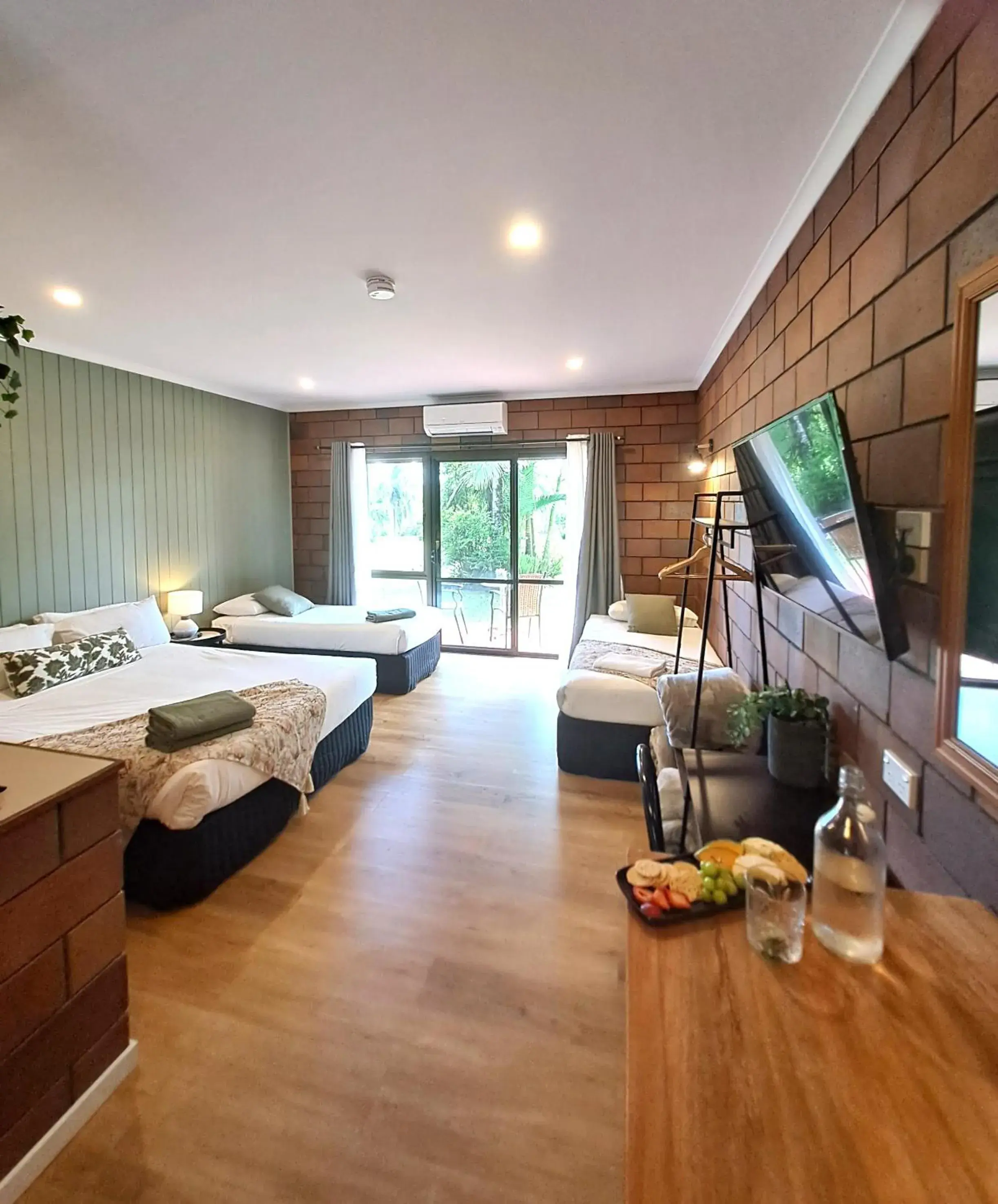 Deluxe Family Room in Malanda Lodge Deluxe Family Room in Malanda Lodge