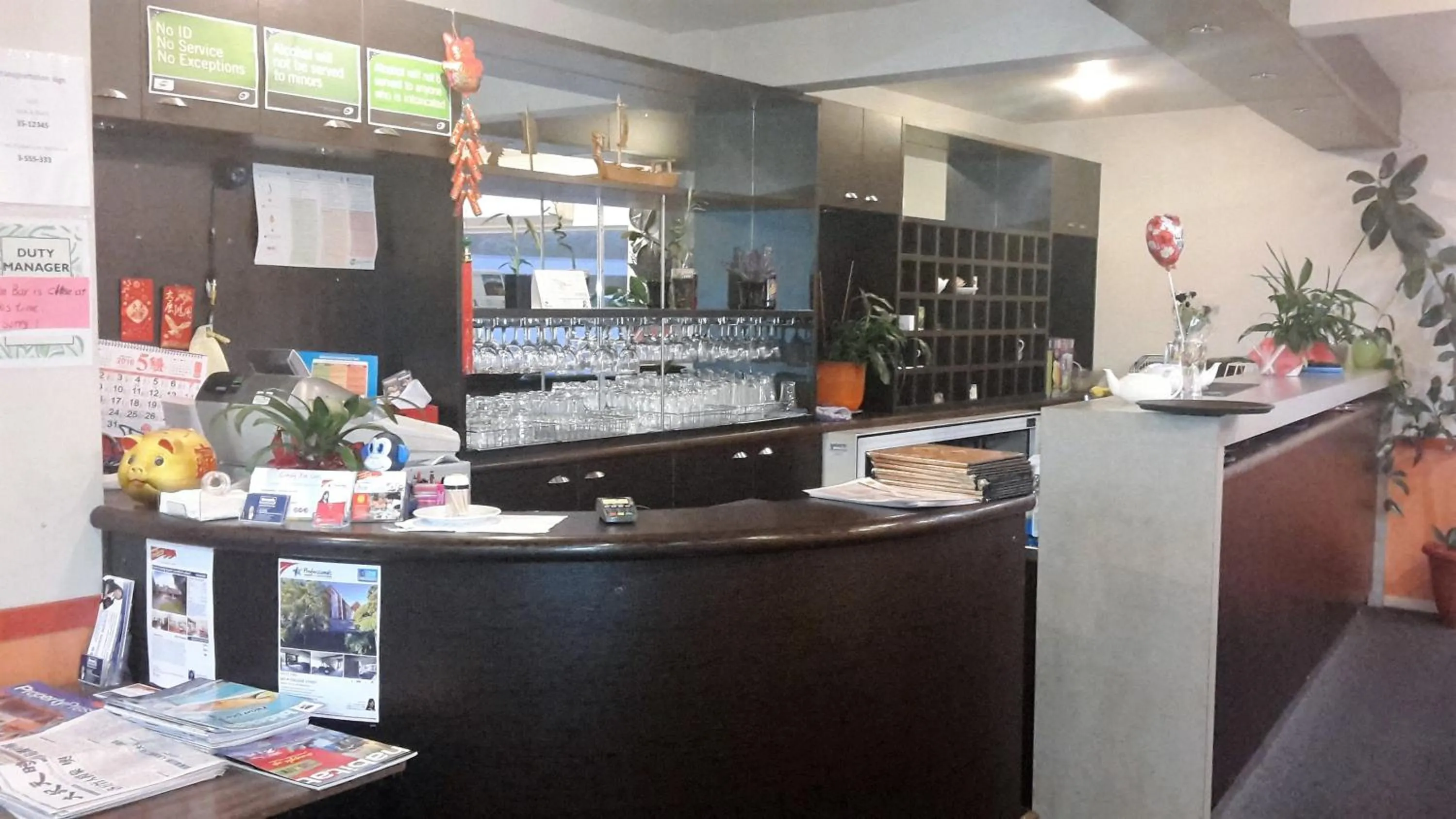 Restaurant/places to eat in Aspree Motor Inn