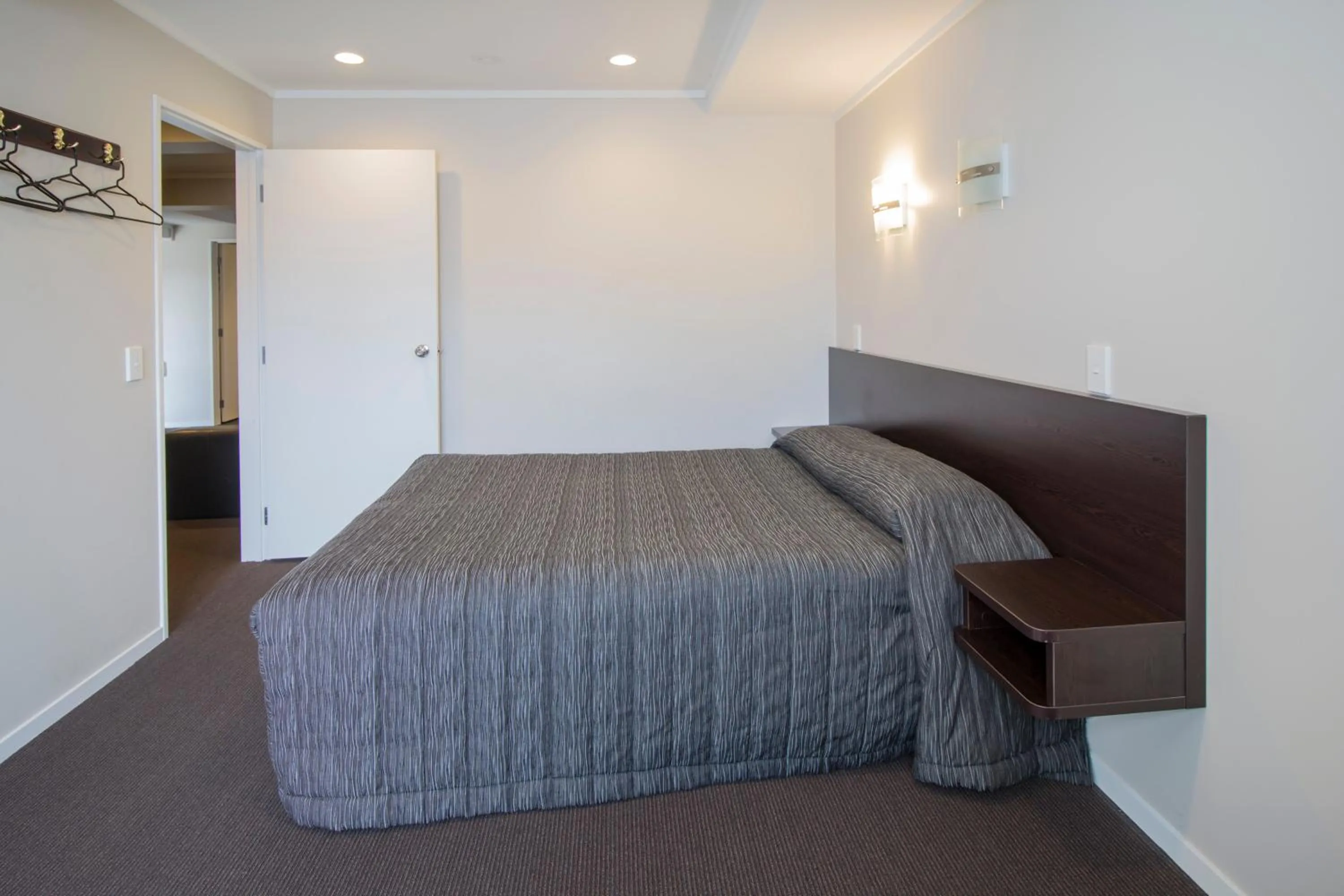 Bed in Aspree Motor Inn