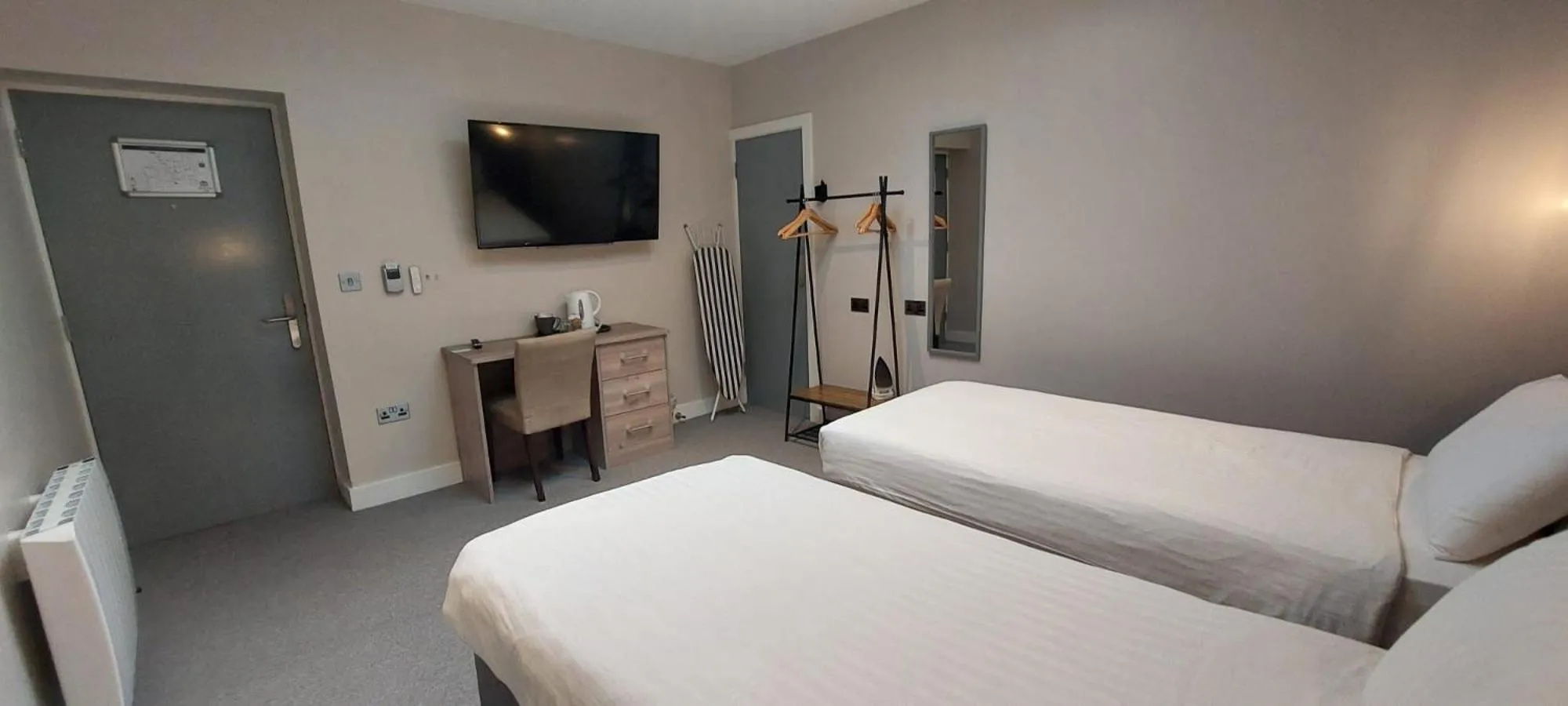 Bedroom, Bed in Hatfield Lodge