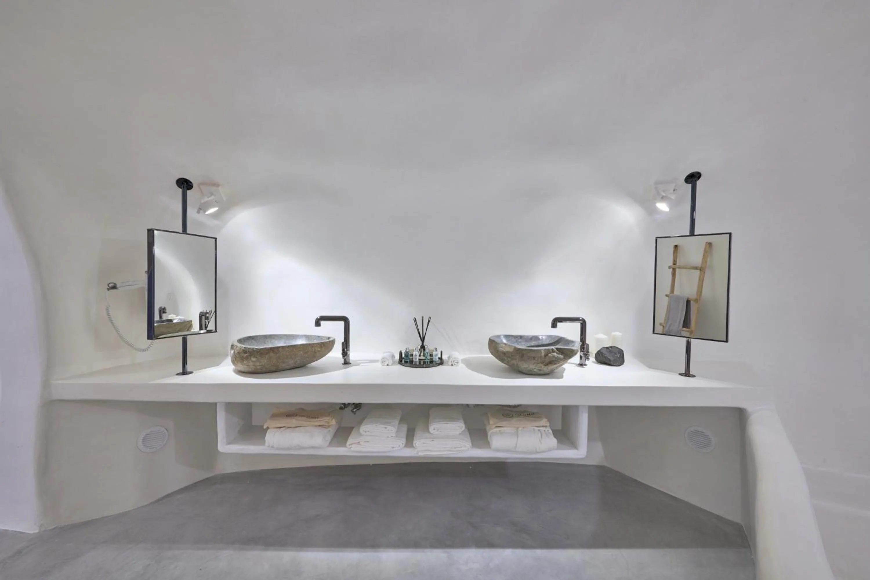 Bathroom in Cave Suite Oia