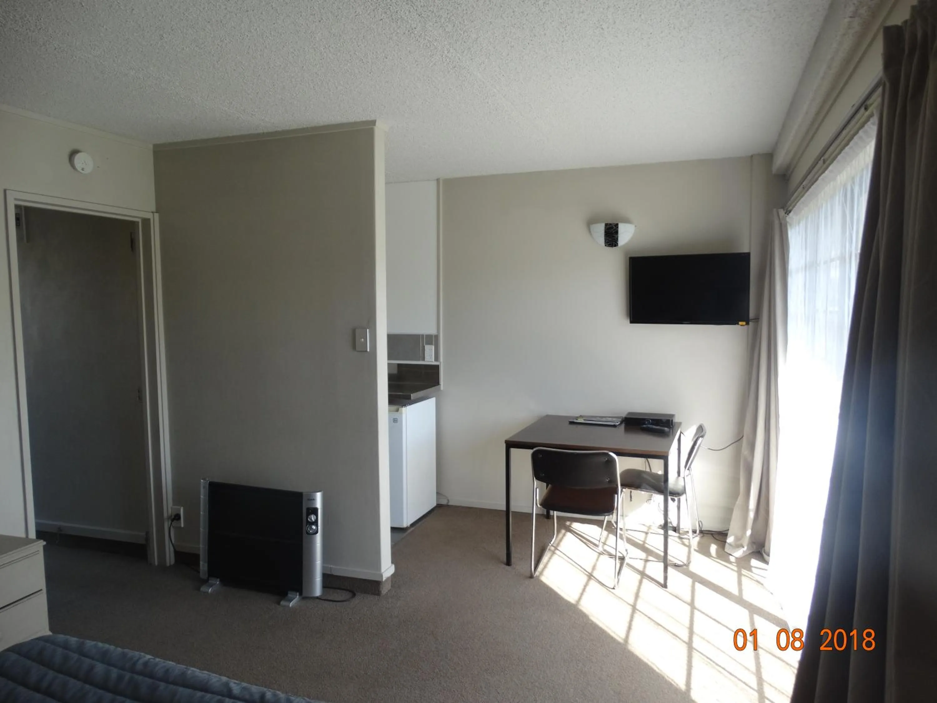 TV and multimedia in Ambassador Motel