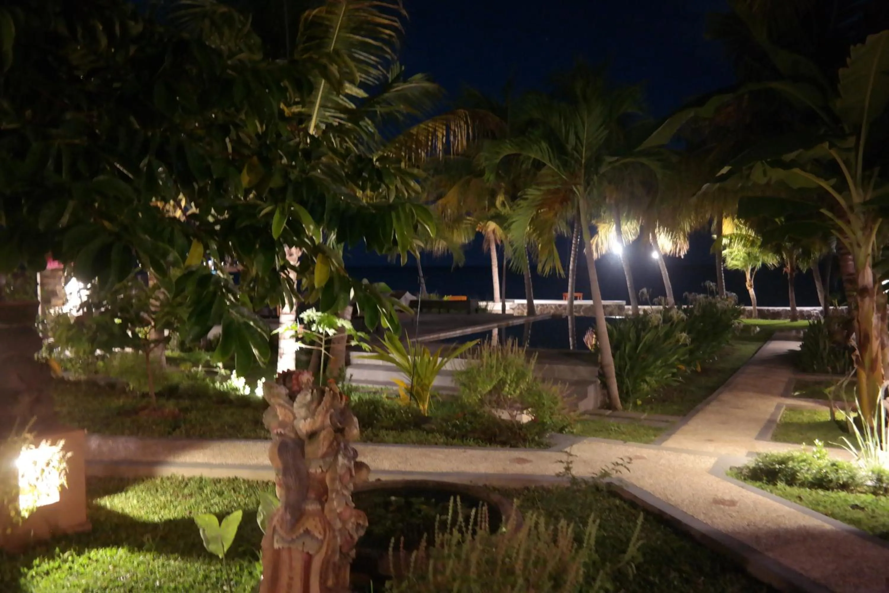 Night in 1000 Dream Bungalow