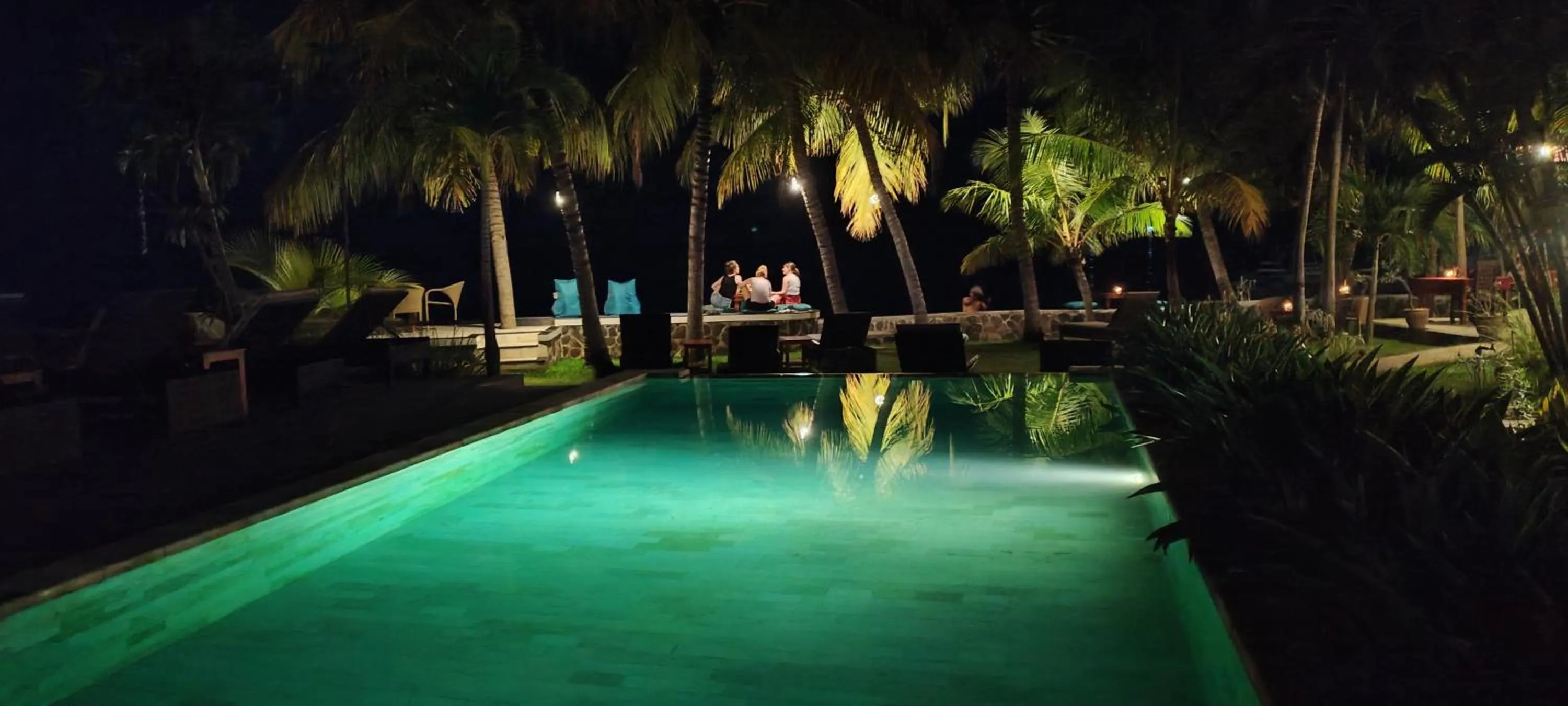 Night in 1000 Dream Bungalow