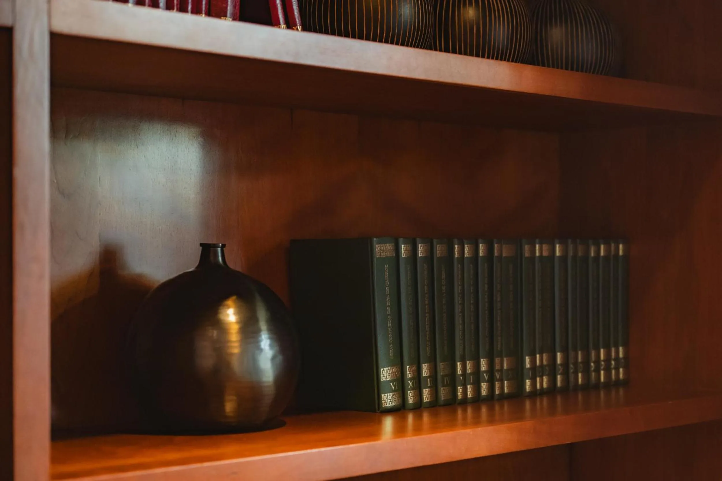 Library in Hotel Dom Carlos Liberty