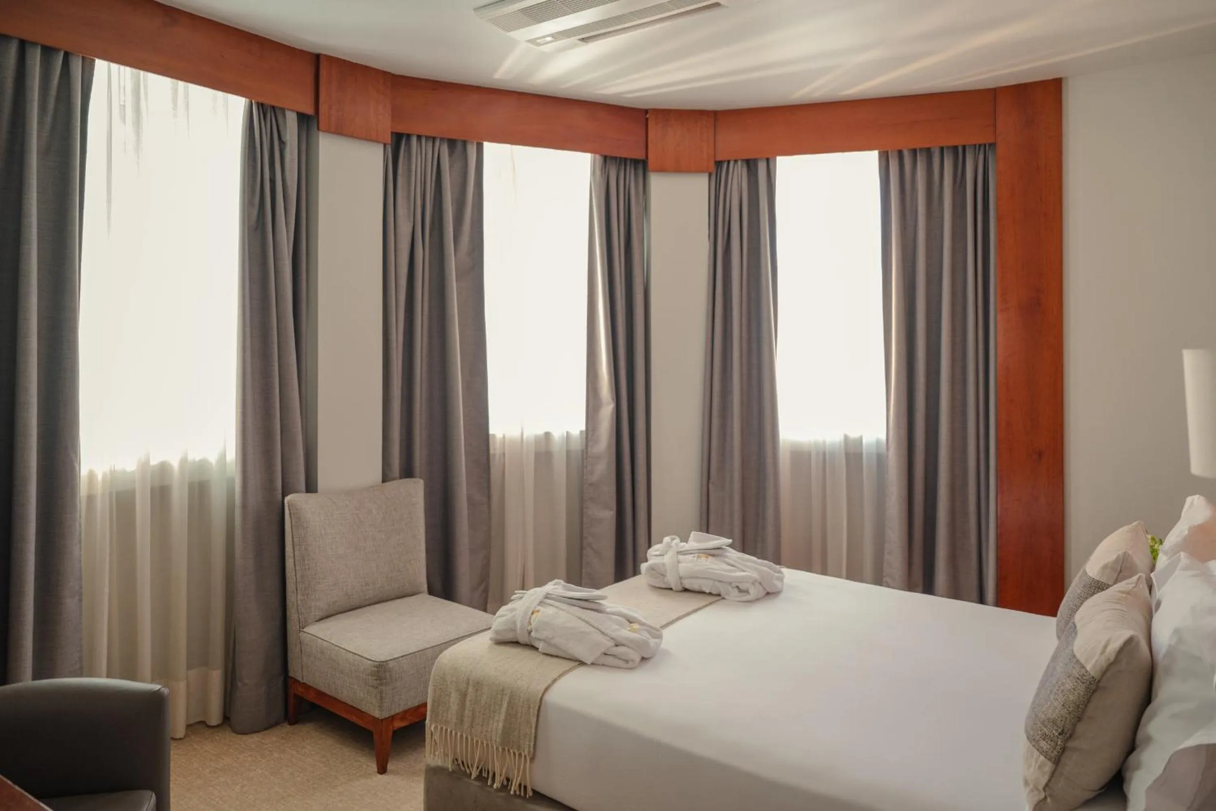 Bedroom, Bed in Hotel Dom Carlos Liberty