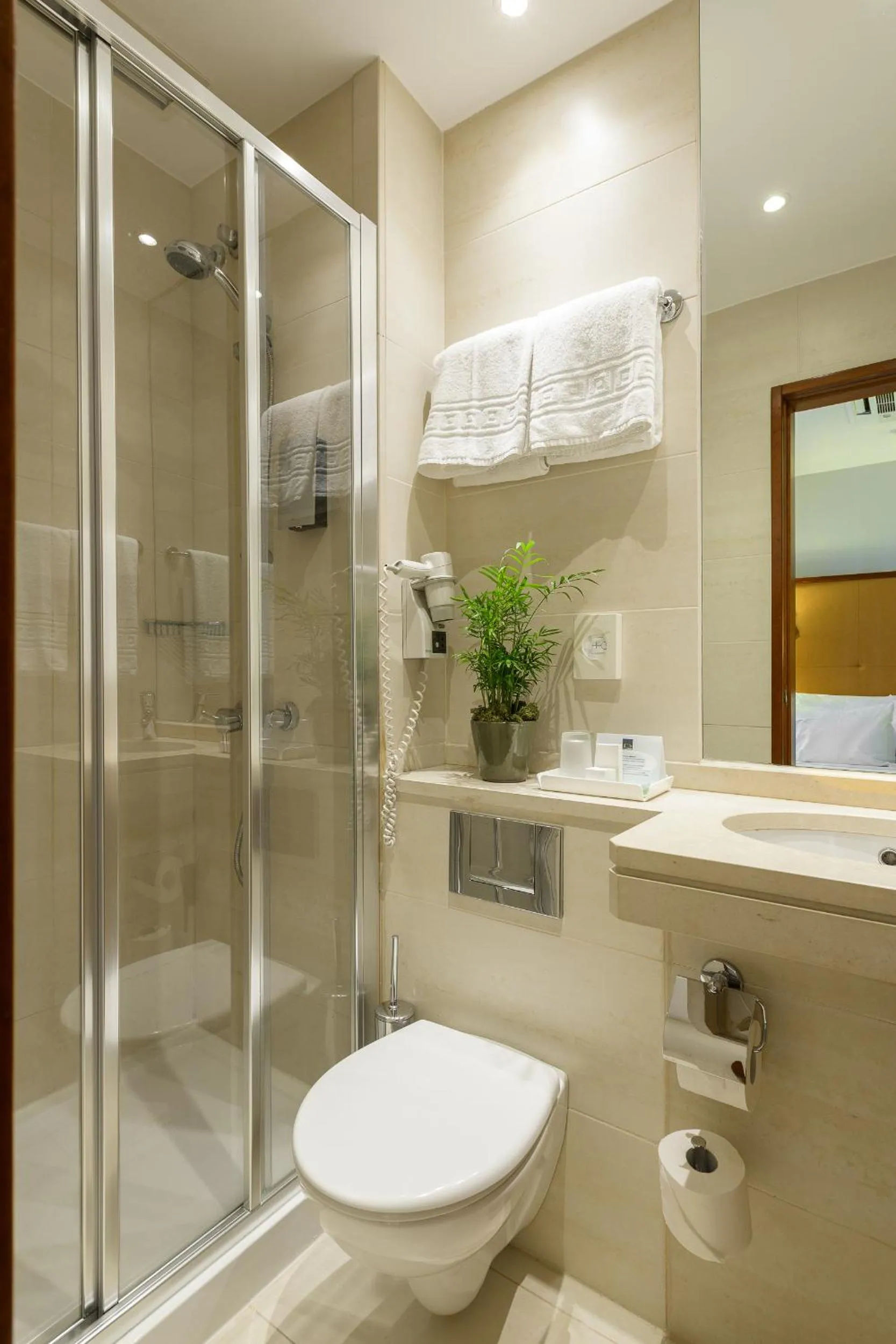 Toilet in Hotel Dom Carlos Liberty