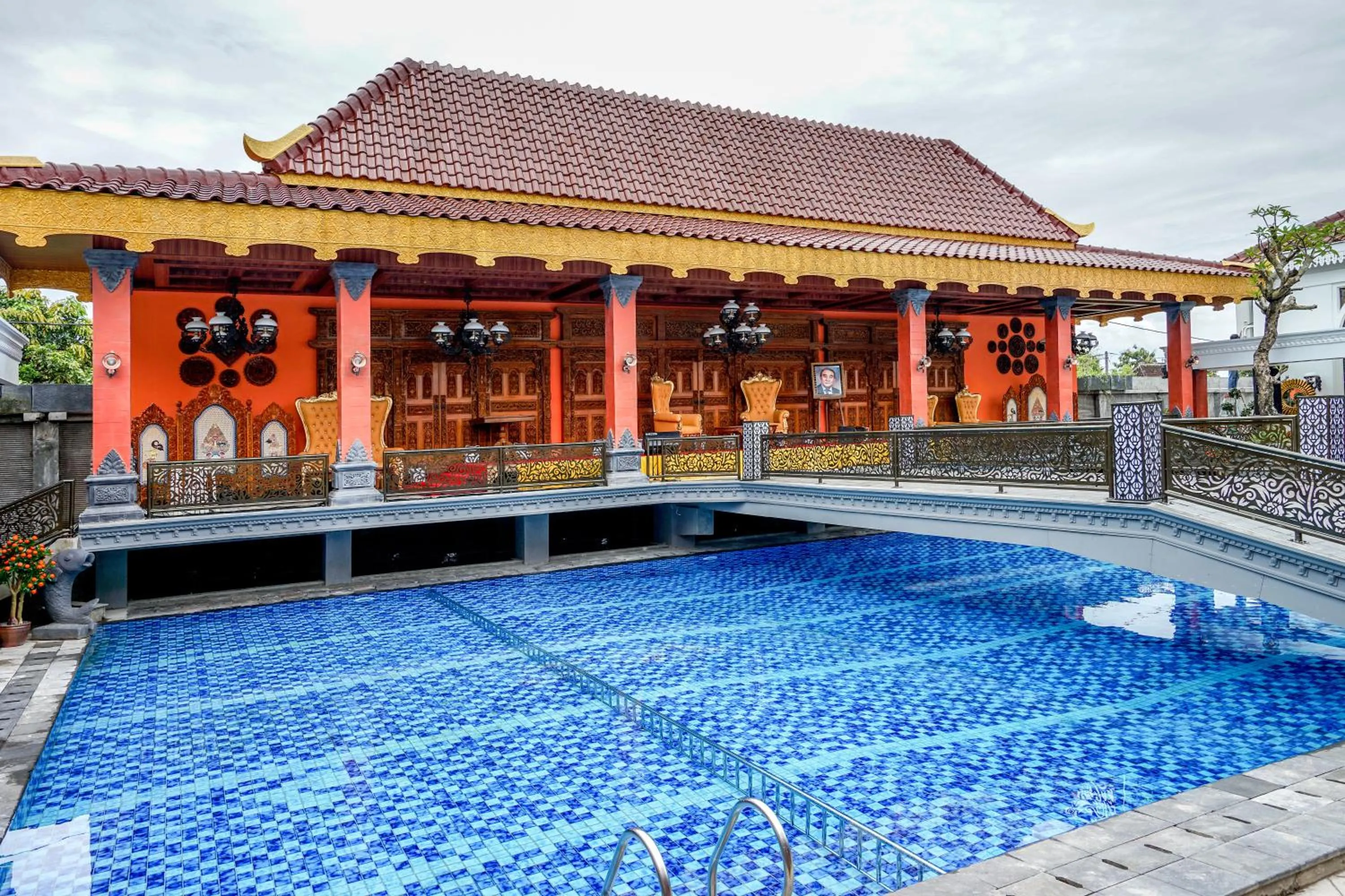 Swimming pool in Ramada Suites By Wyndham Solo