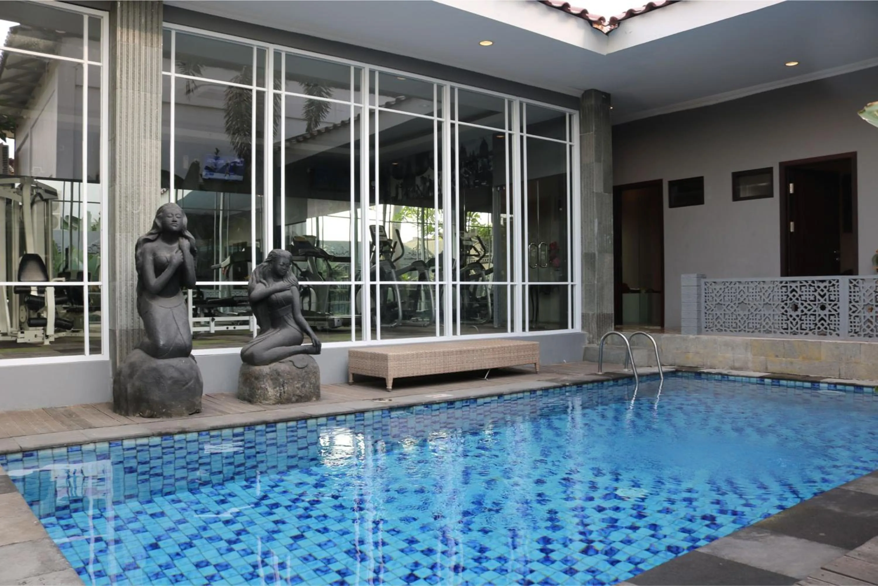 Swimming pool in Ramada Suites By Wyndham Solo