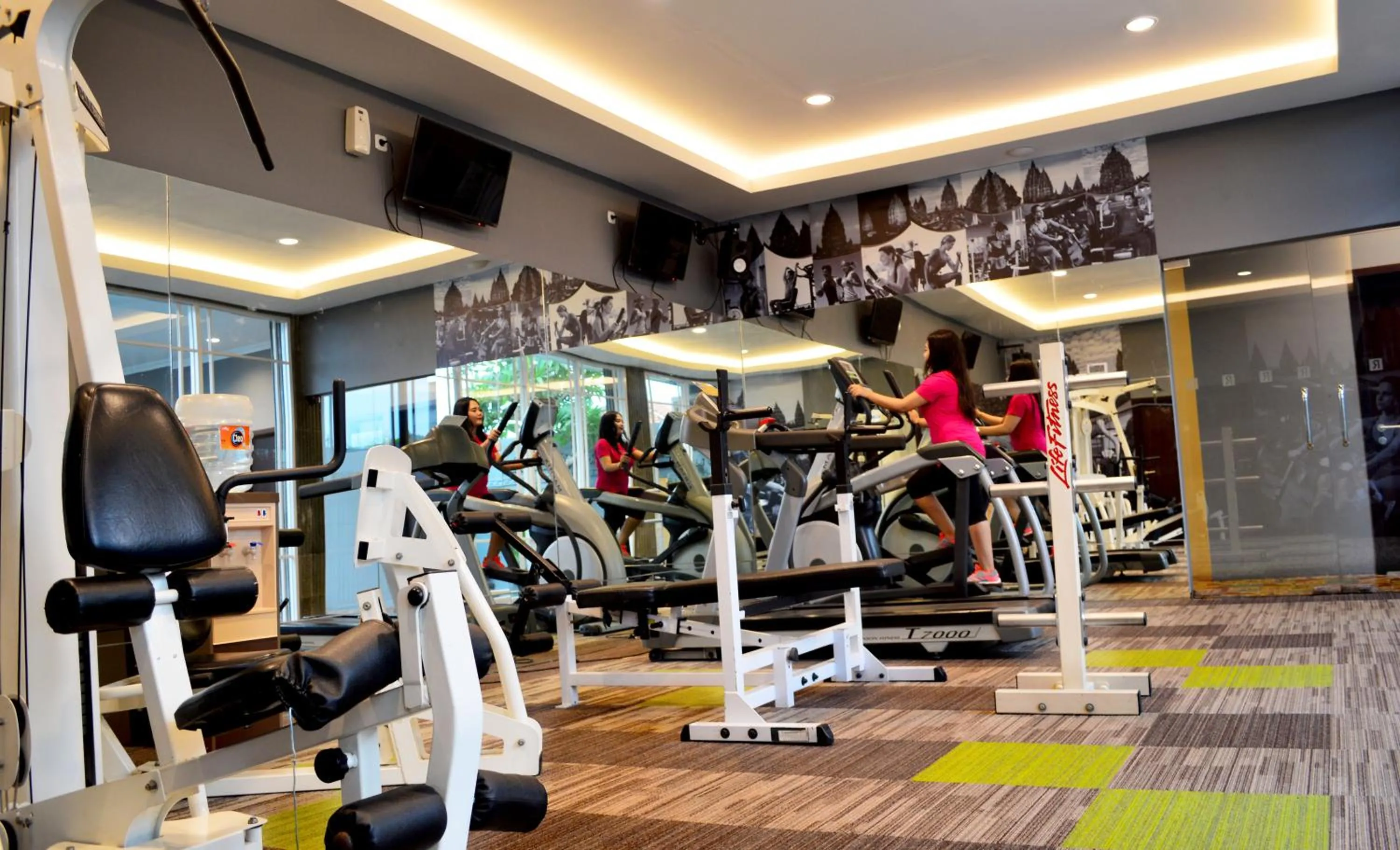 Fitness centre/facilities in Ramada Suites By Wyndham Solo