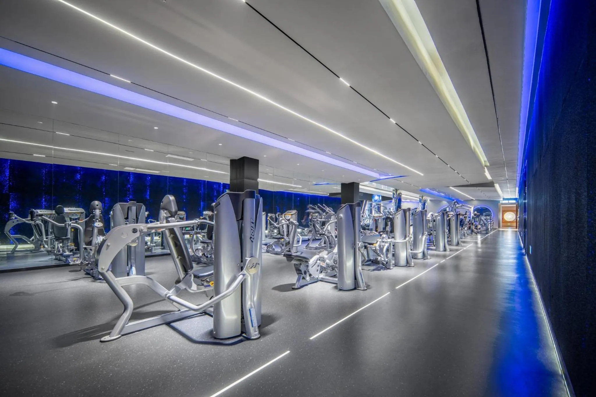 Fitness centre/facilities in Holiday Inn Express Chongqing Guanyinqiao by IHG