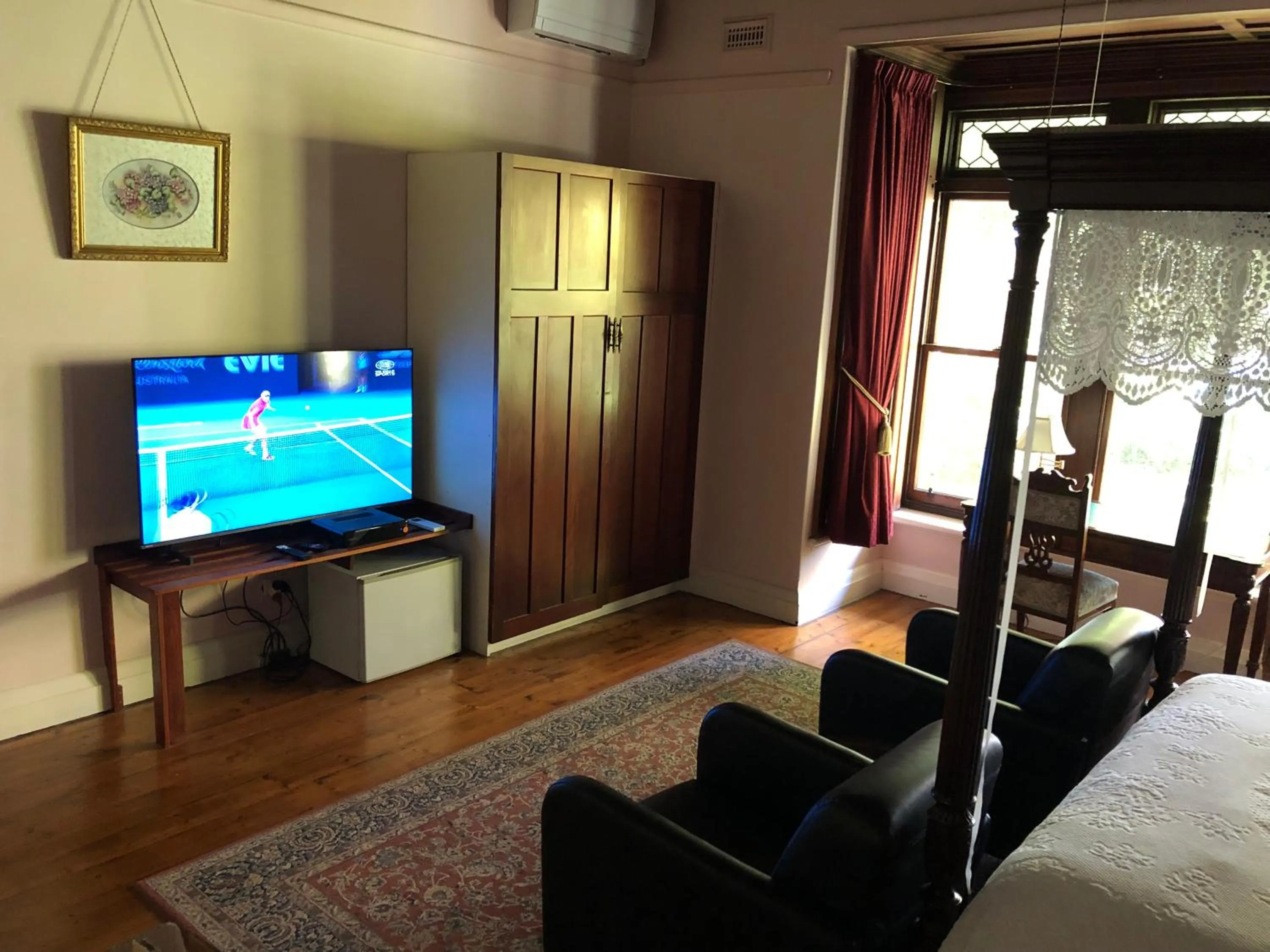 TV and multimedia in Lorelei Bed & Breakfast