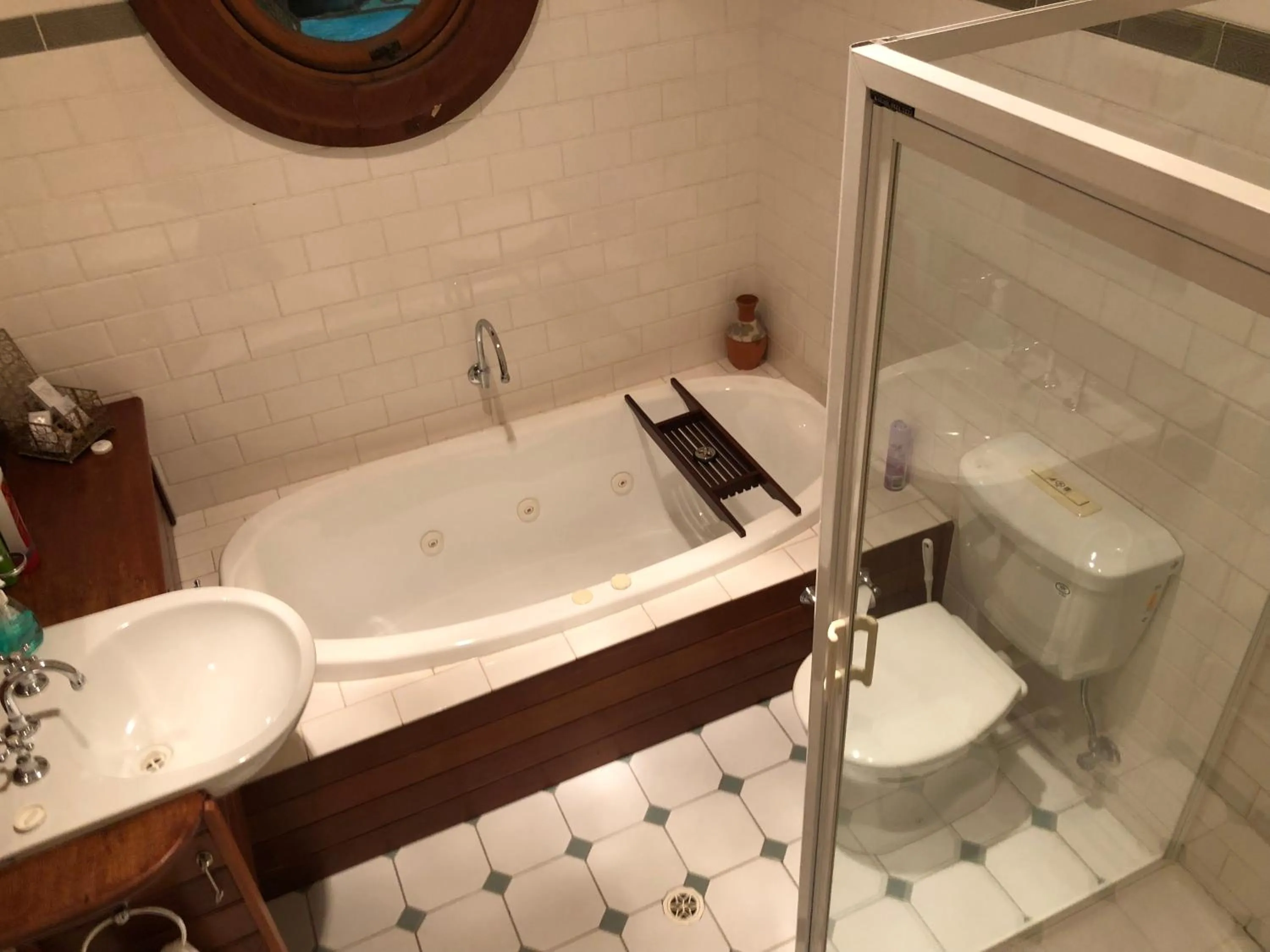 Bathroom in Lorelei Bed & Breakfast