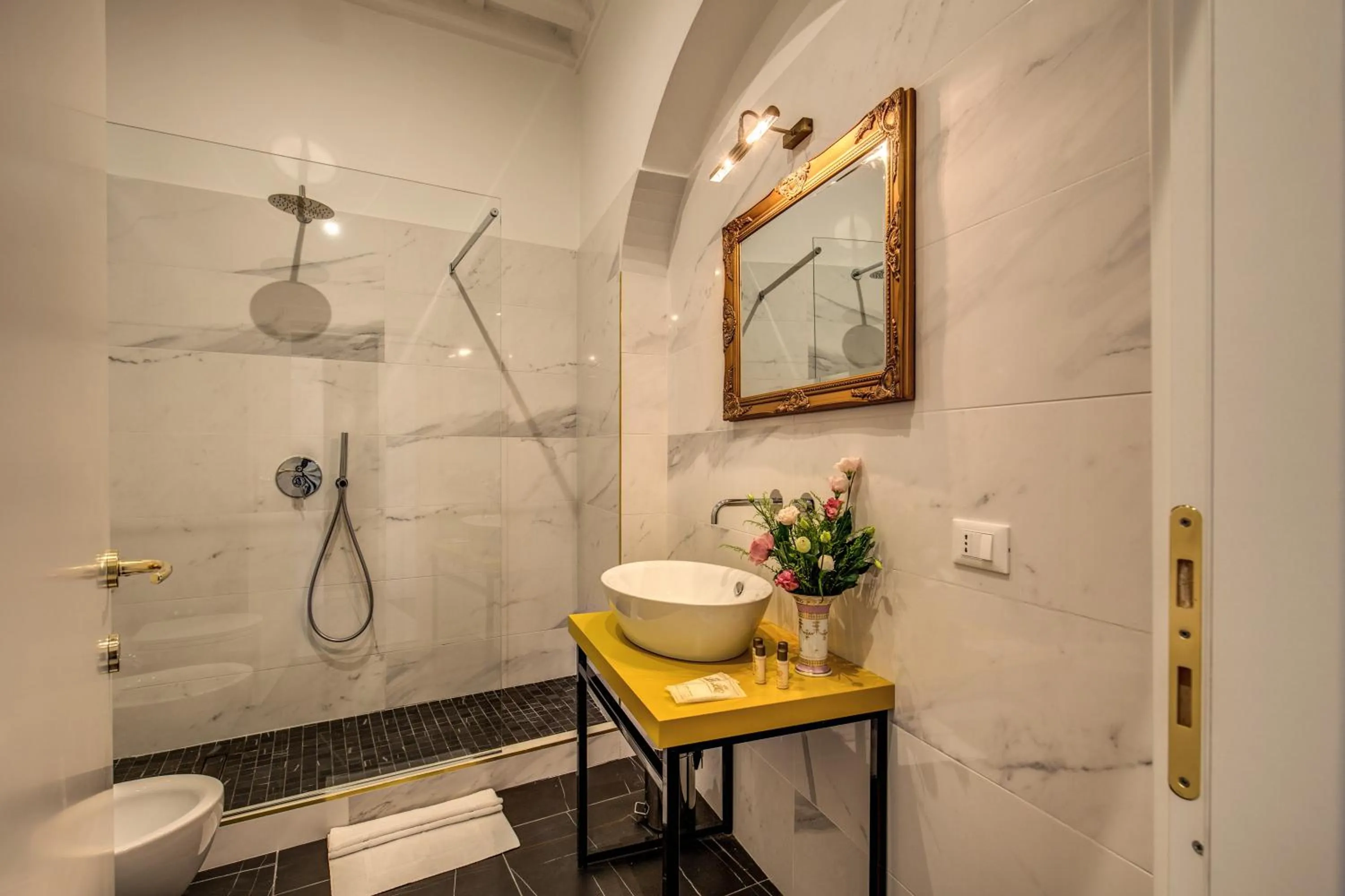 Bathroom in Little Queen Pantheon