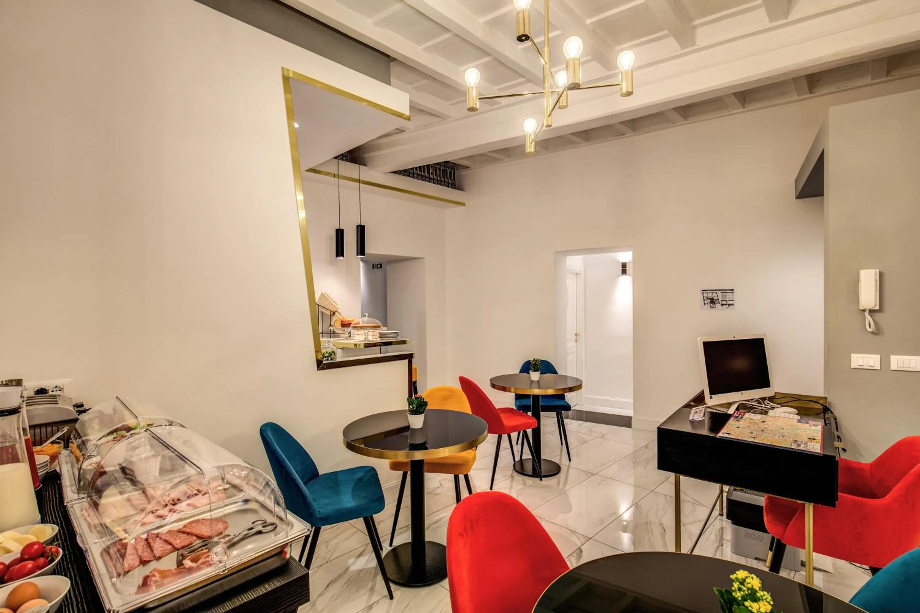 Living room in Little Queen Pantheon