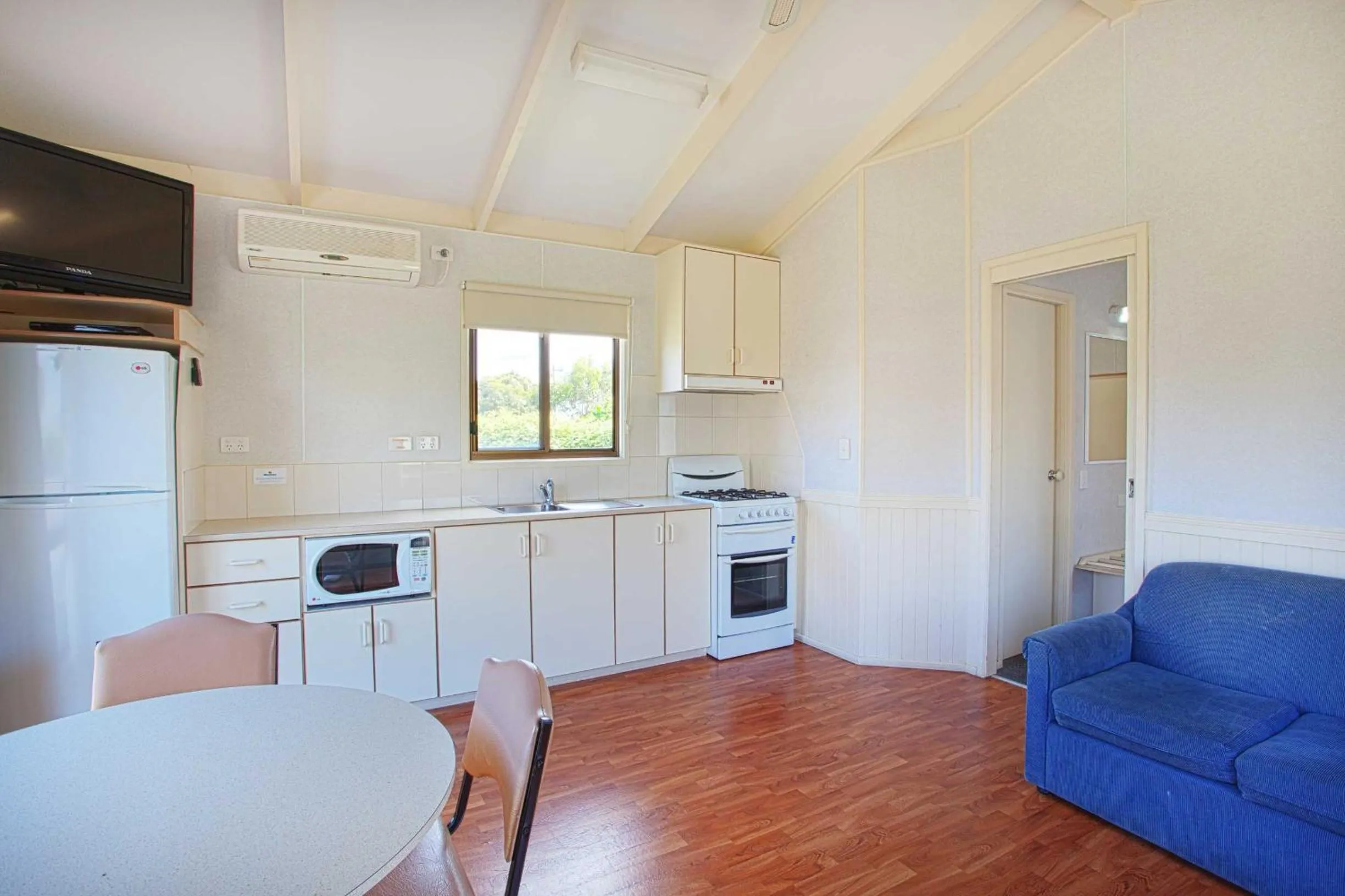 Kitchen or kitchenette in Discovery Parks - Warrnambool