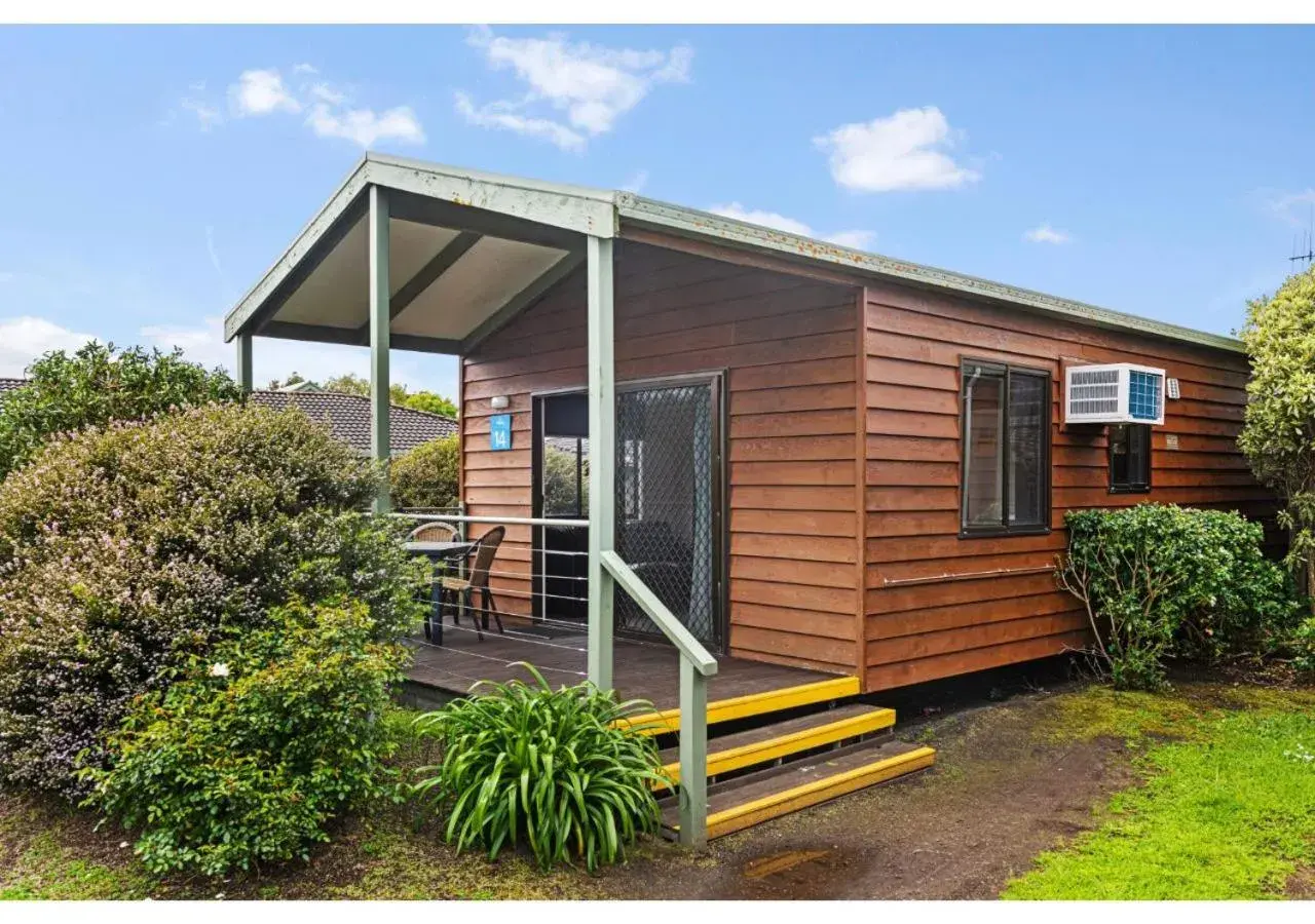 Superior 2 Bedroom Cabin - Sleeps 5 in Discovery Parks - Warrnambool Superior 2 Bedroom Cabin - Sleeps 5 in Discovery Parks - Warrnambool