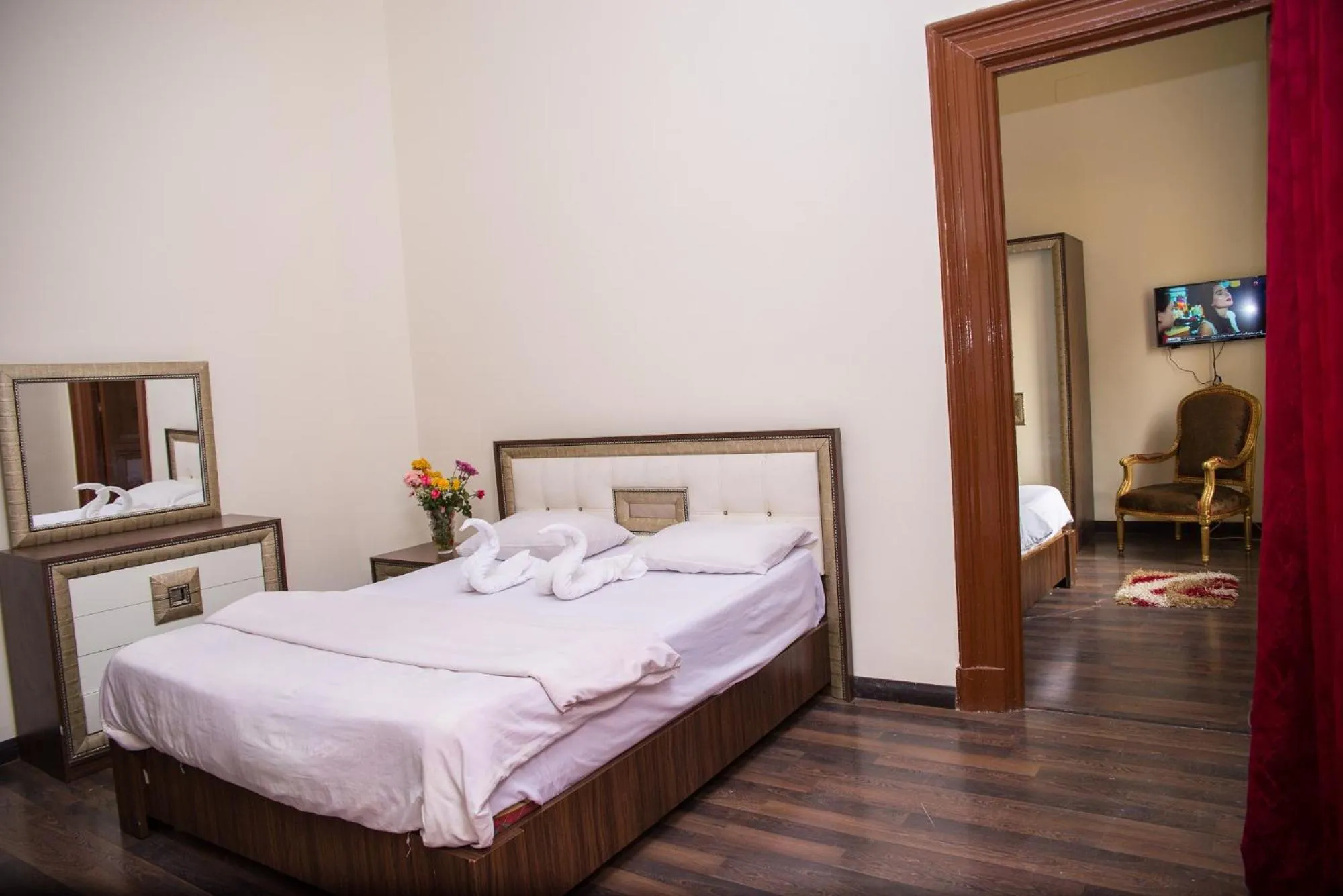 Bed in Hotel Grand Royal Cairo