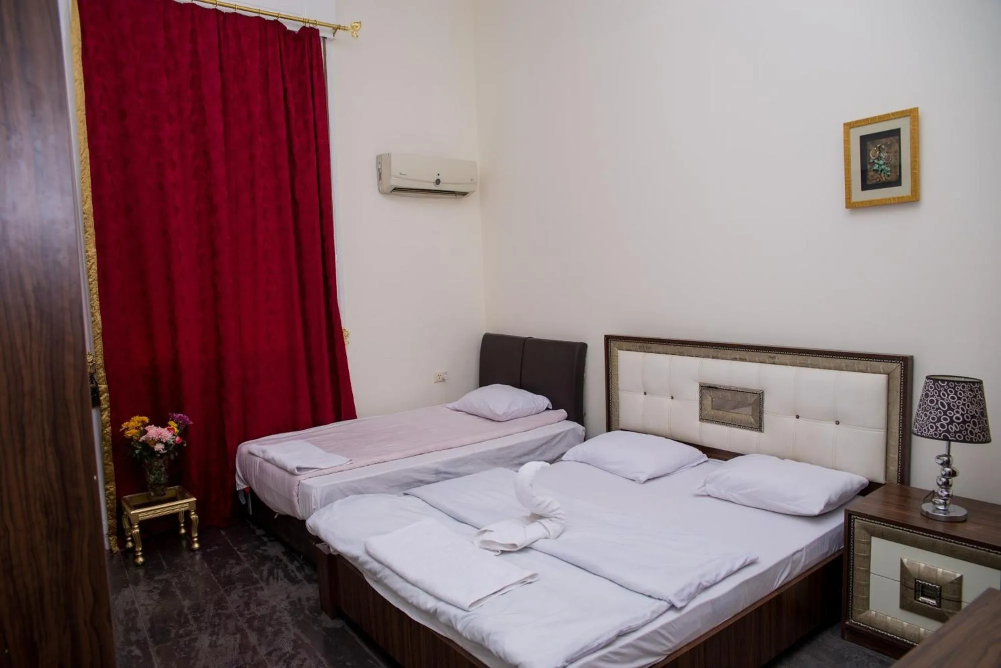 Bed in Hotel Grand Royal Cairo