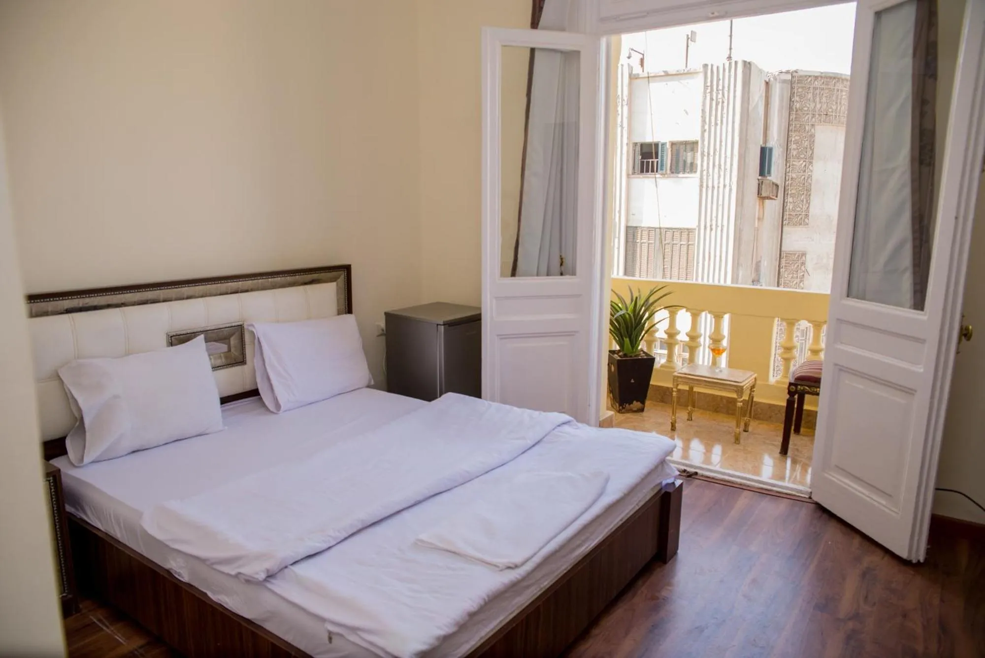 Bed in Hotel Grand Royal Cairo