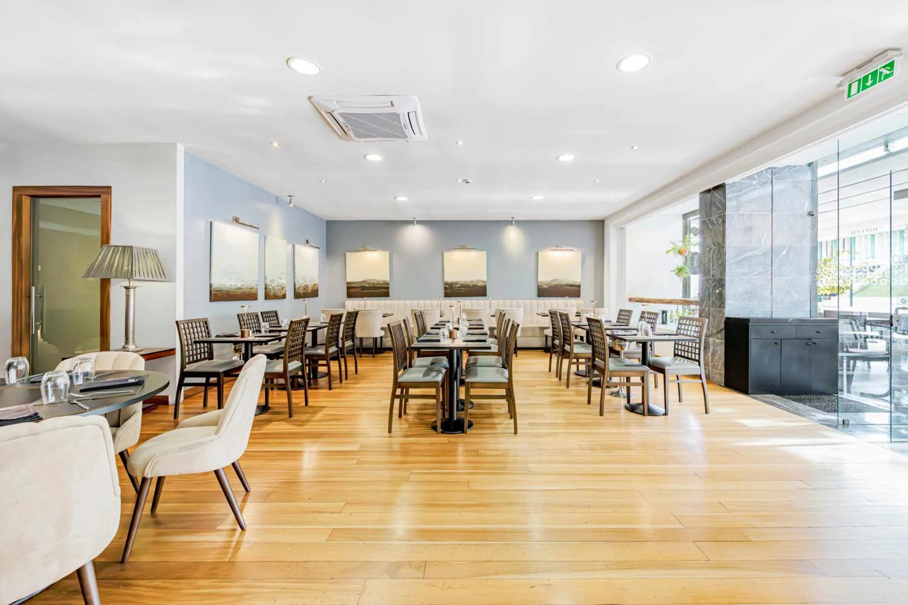 Restaurant/places to eat in Lisboa Central Park Hotel Suites & Studios