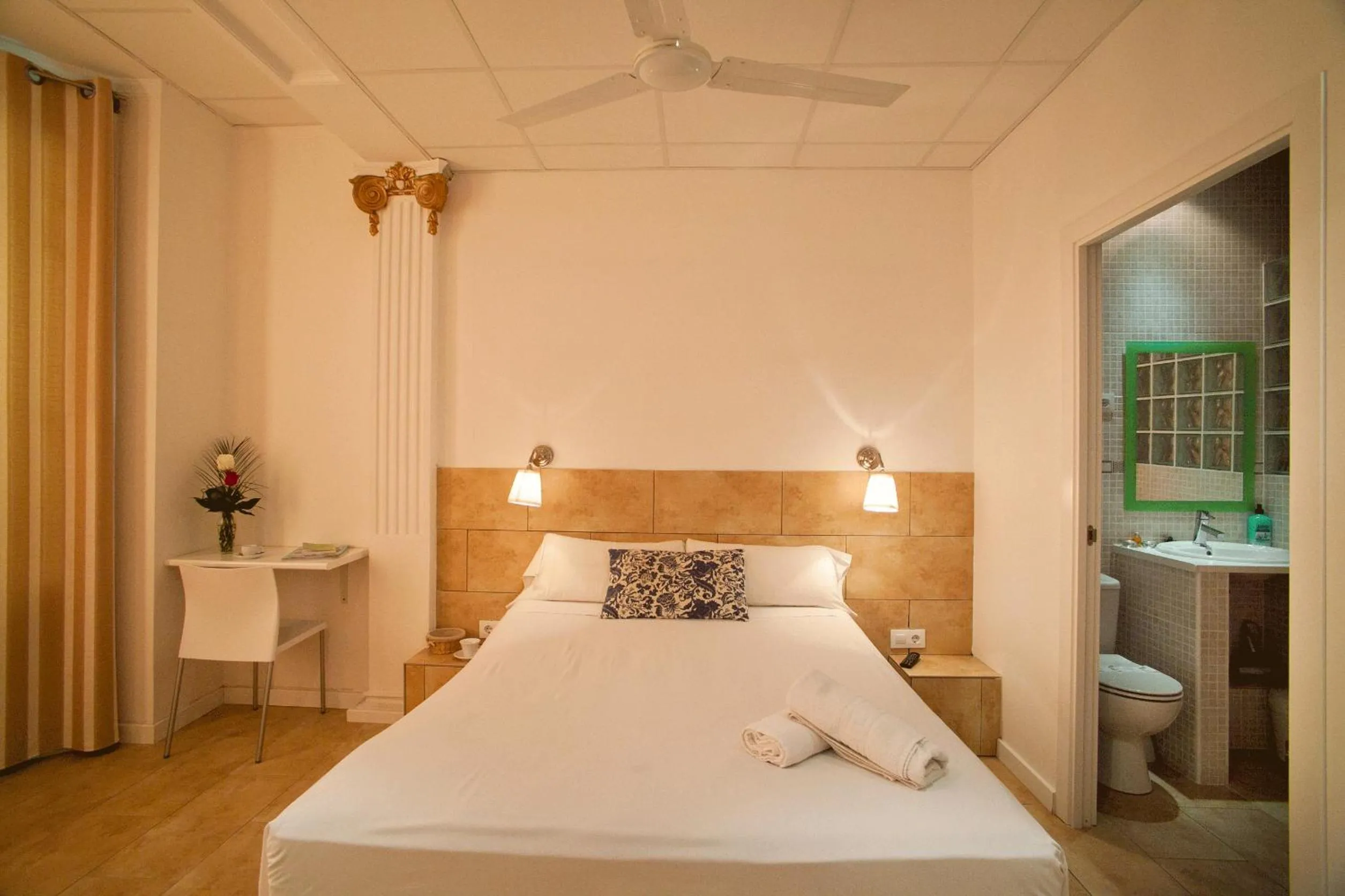 Photo of the whole room, Bed in Hostal Martinval