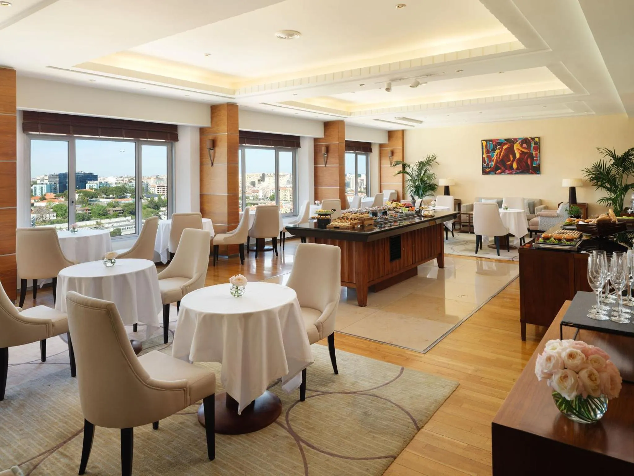 Restaurant/places to eat in Corinthia Lisbon