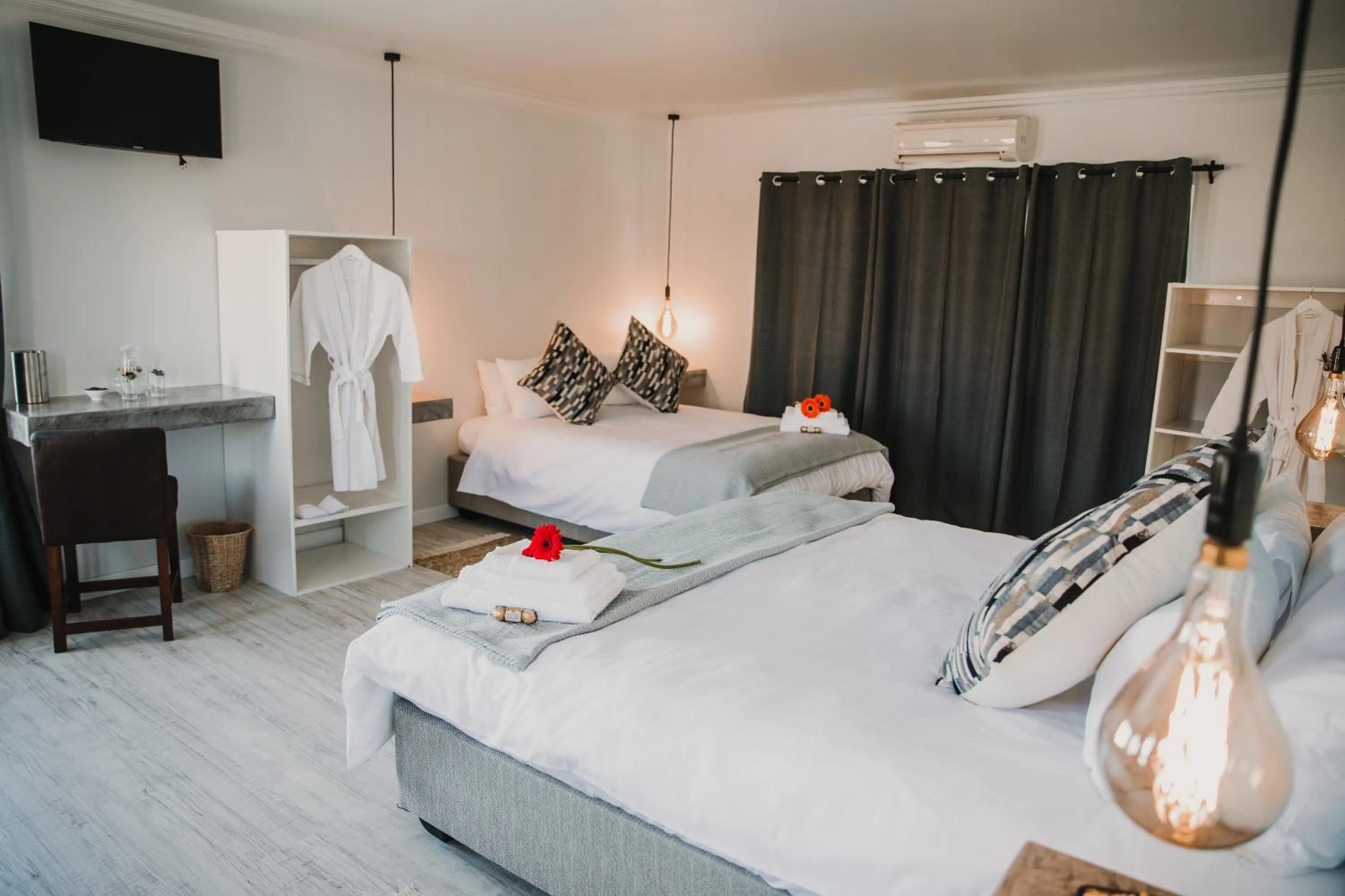 Photo of the whole room, Bed in Giardino Boutique Hotel