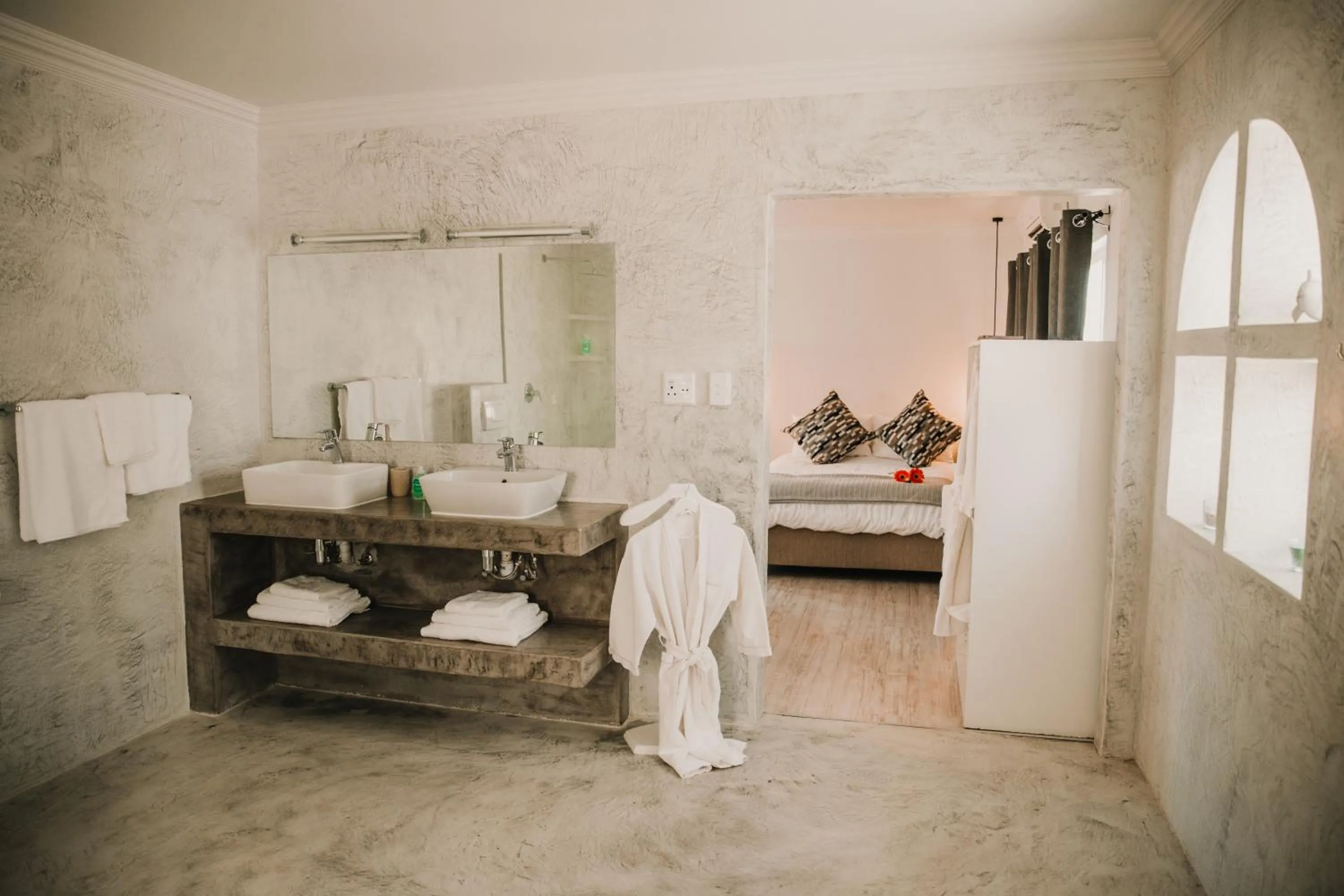 Bathroom, Bed in Giardino Boutique Hotel