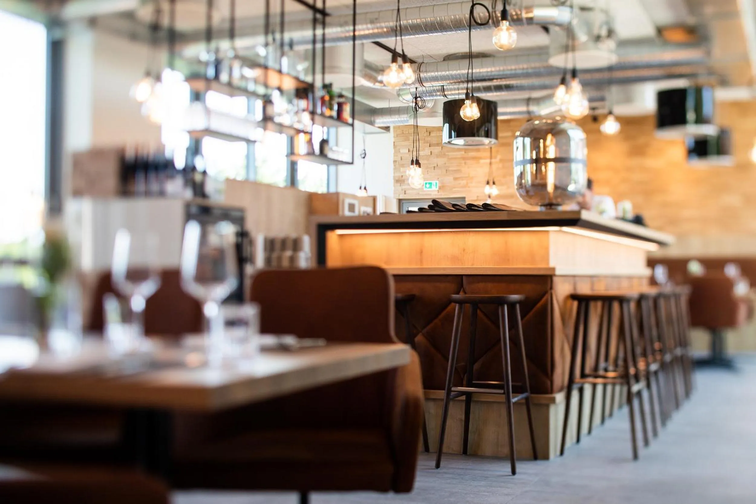 Restaurant/places to eat in Schwan und Post Business Quarters