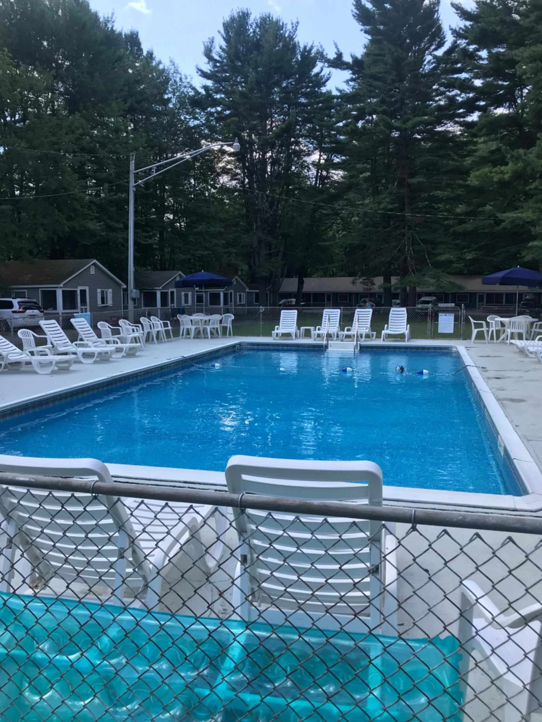 Swimming pool in Elmwood Motor Court