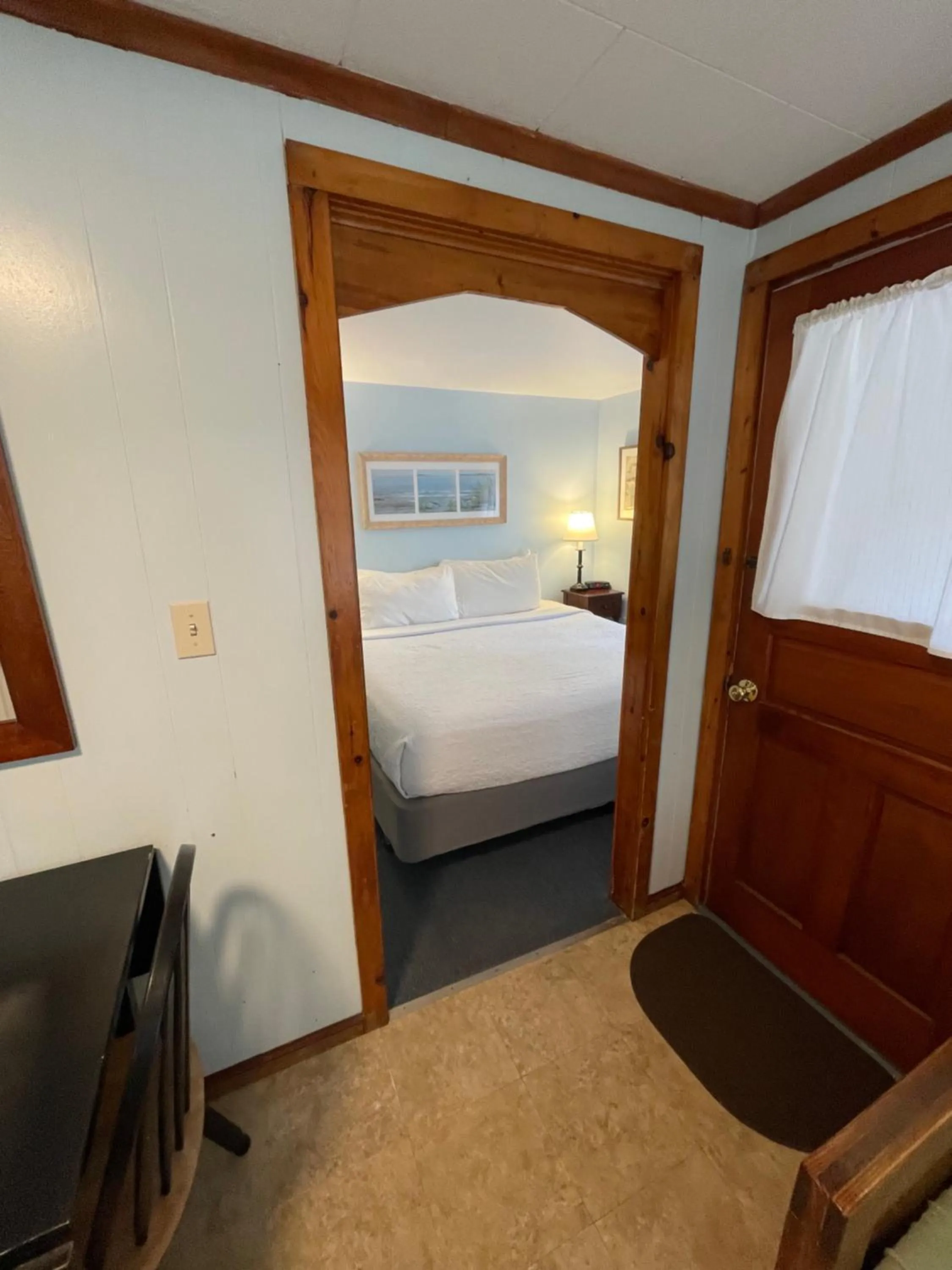 Bed in Elmwood Motor Court