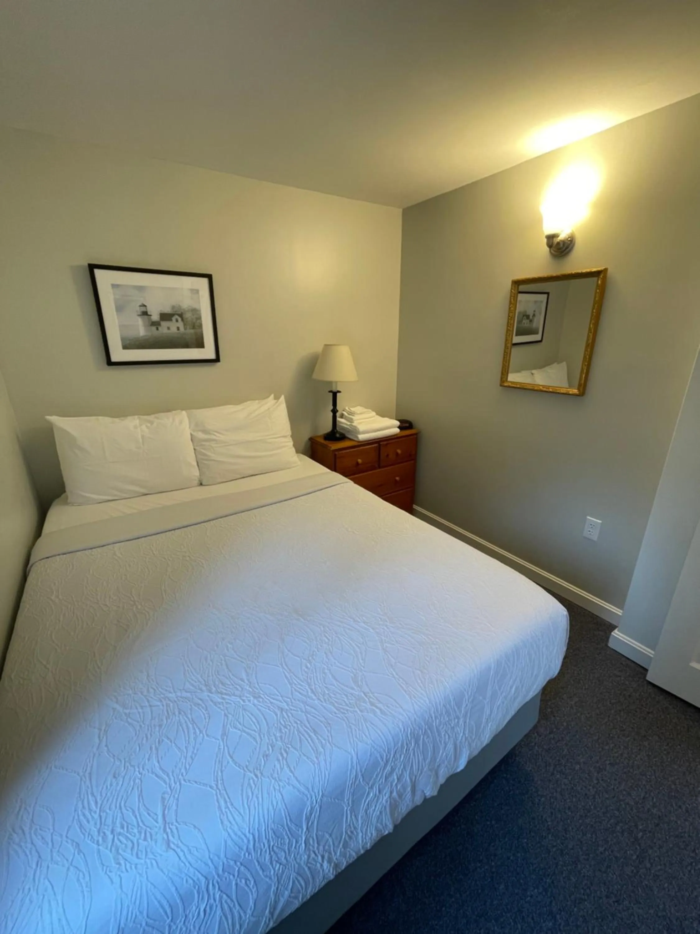 Bed in Elmwood Motor Court