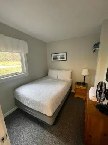 Bed in Elmwood Motor Court