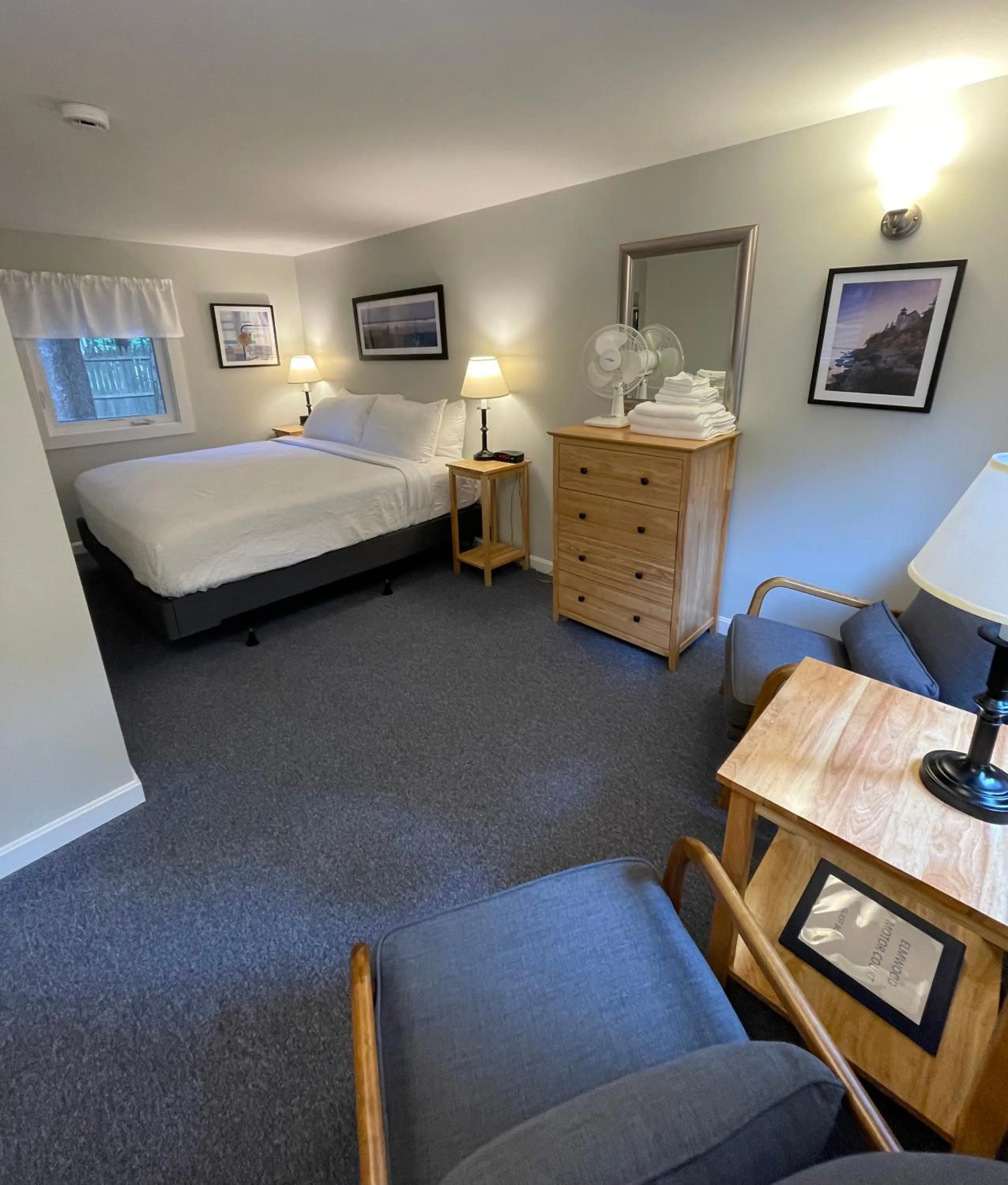 Bed in Elmwood Motor Court