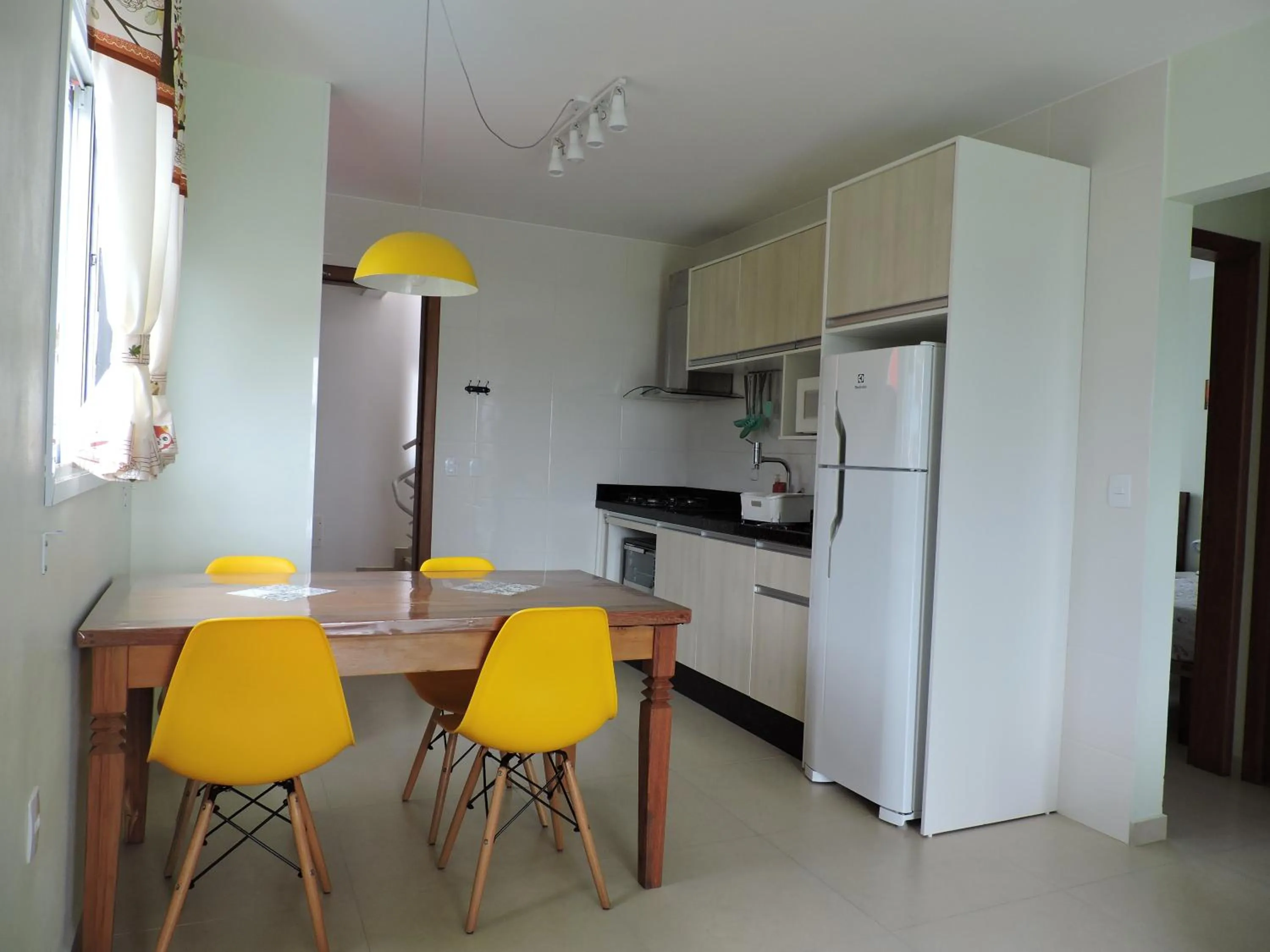 Kitchen or kitchenette in Beira Mar Village