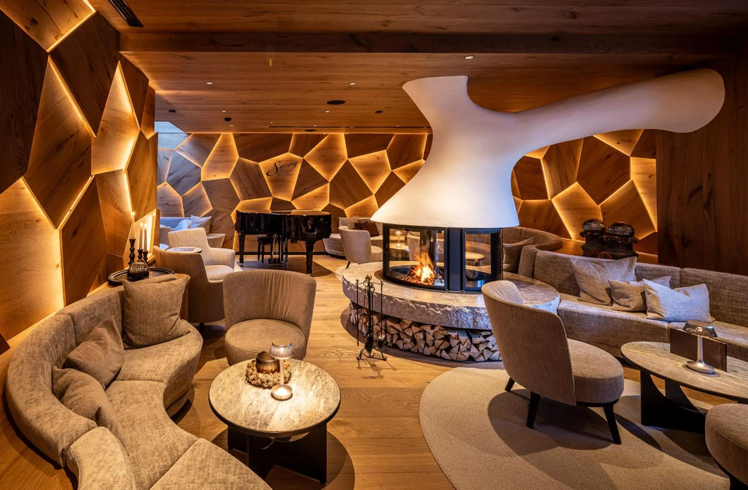 Lounge or bar in Savoy Dolomites Luxury & Spa Hotel