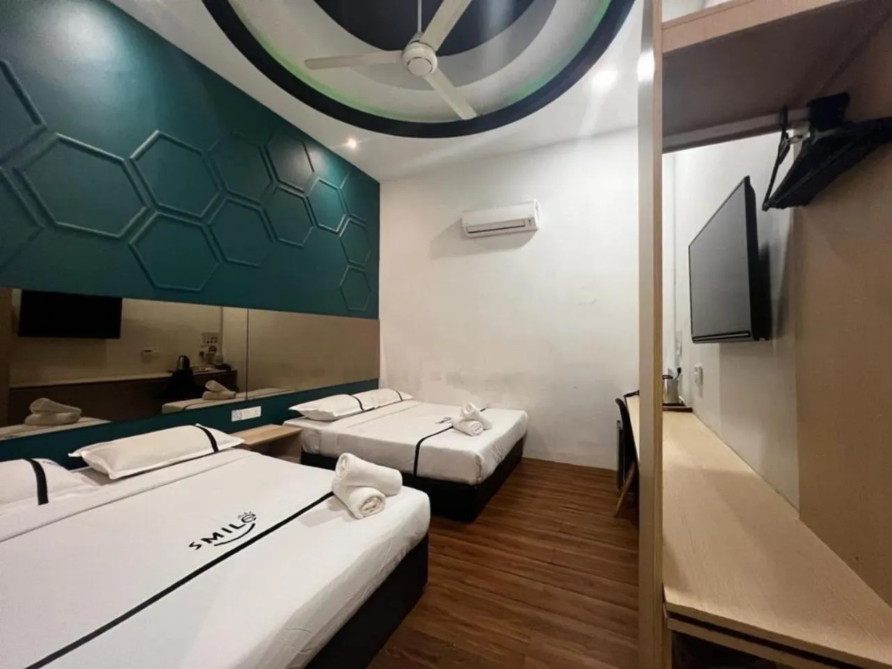 Bedroom, Bed in Smile Hotel Wangsa Maju