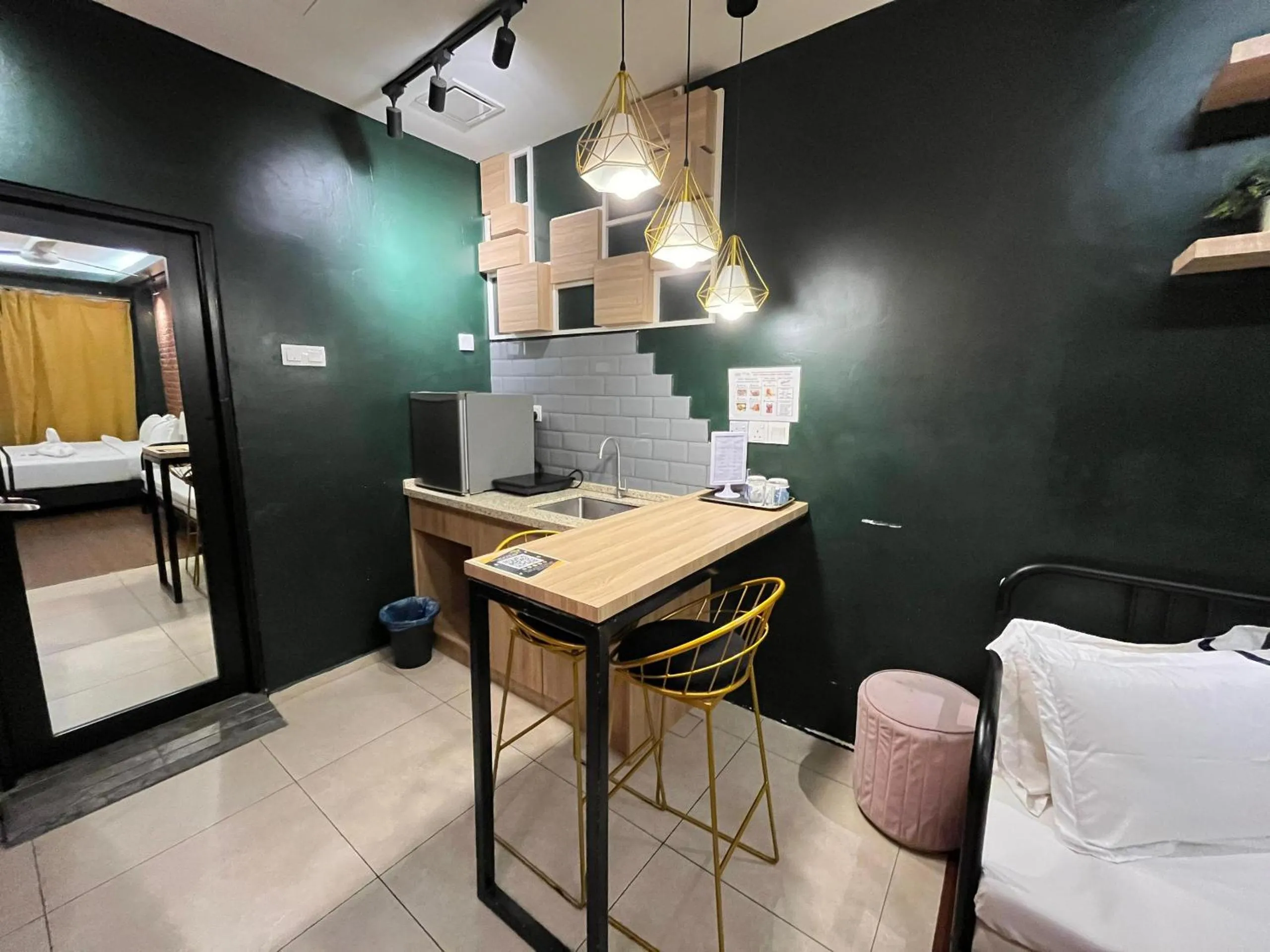 Kitchen or kitchenette in Smile Hotel Wangsa Maju