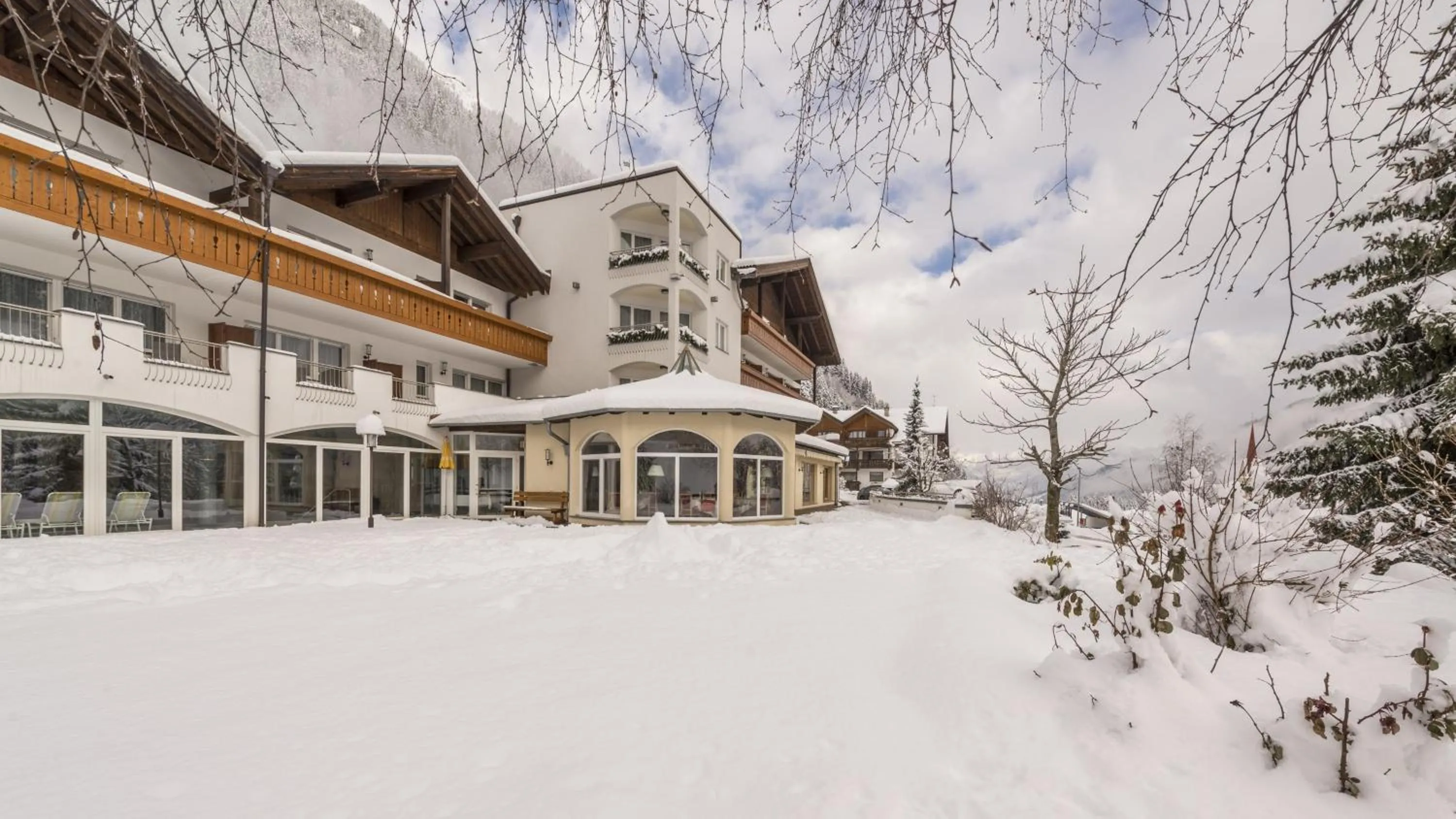 Facade/entrance in Hotel Seeber