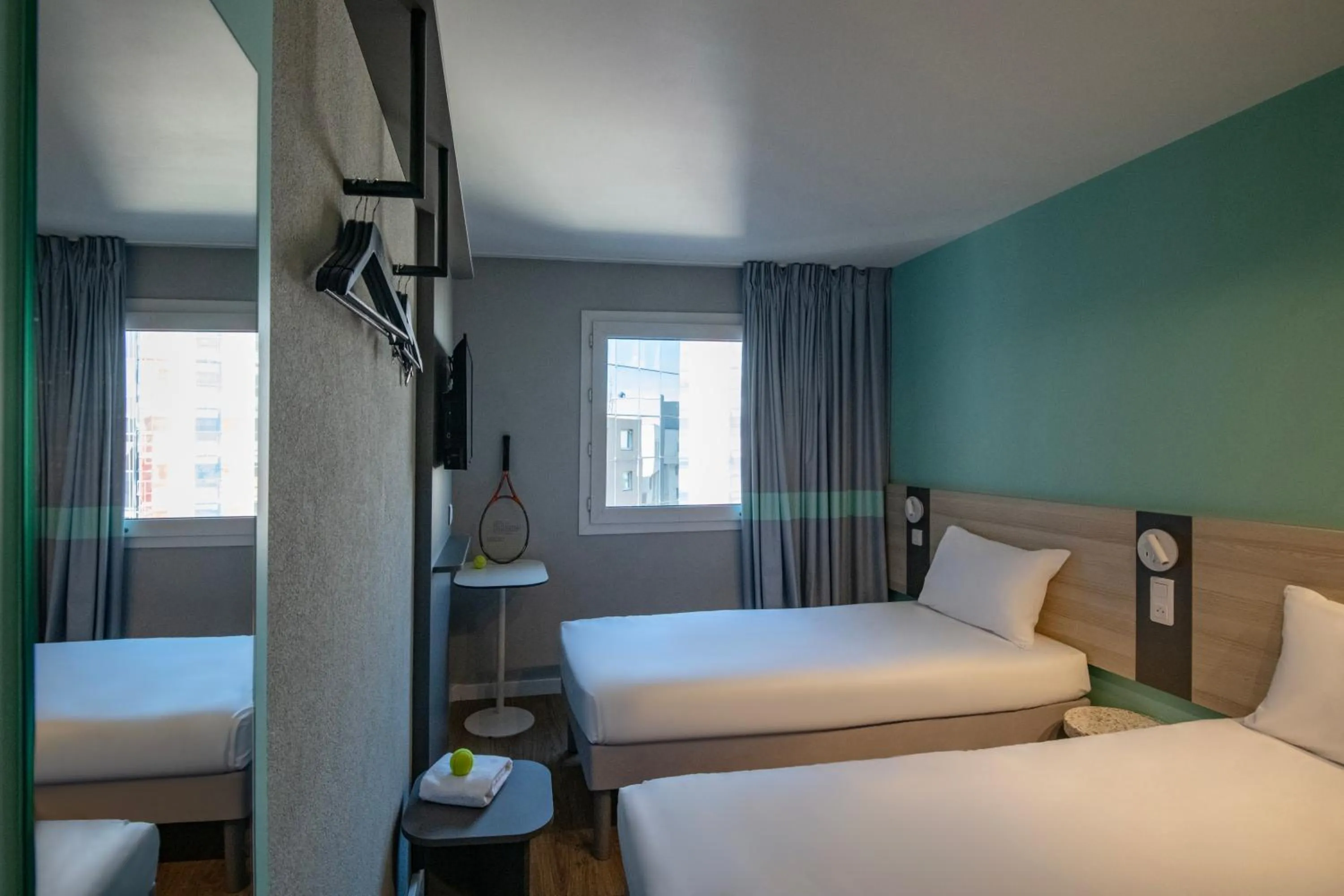 Photo of the whole room, Bed in ibis budget Nice Aeroport