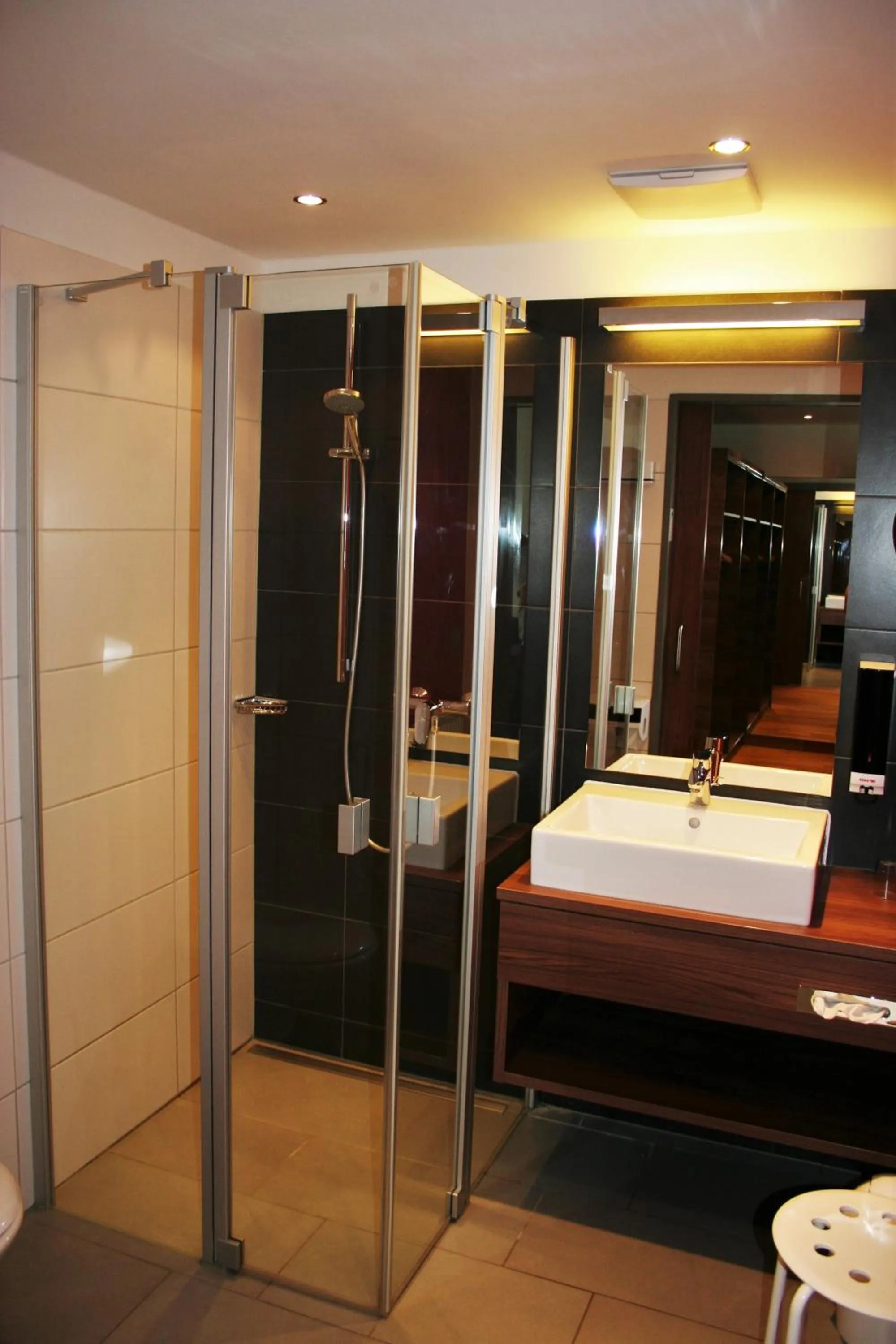 Bathroom in Stadthotel Bernstein